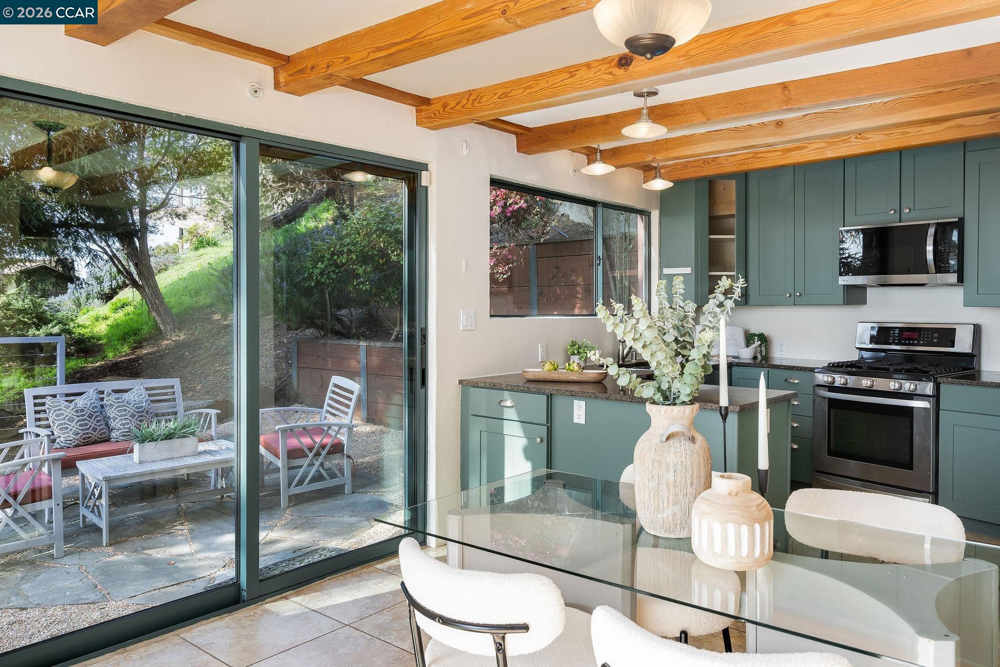 Detail Gallery Image 10 of 56 For 161 Panoramic Way, Berkeley,  CA 94704 - 2 Beds | 2 Baths