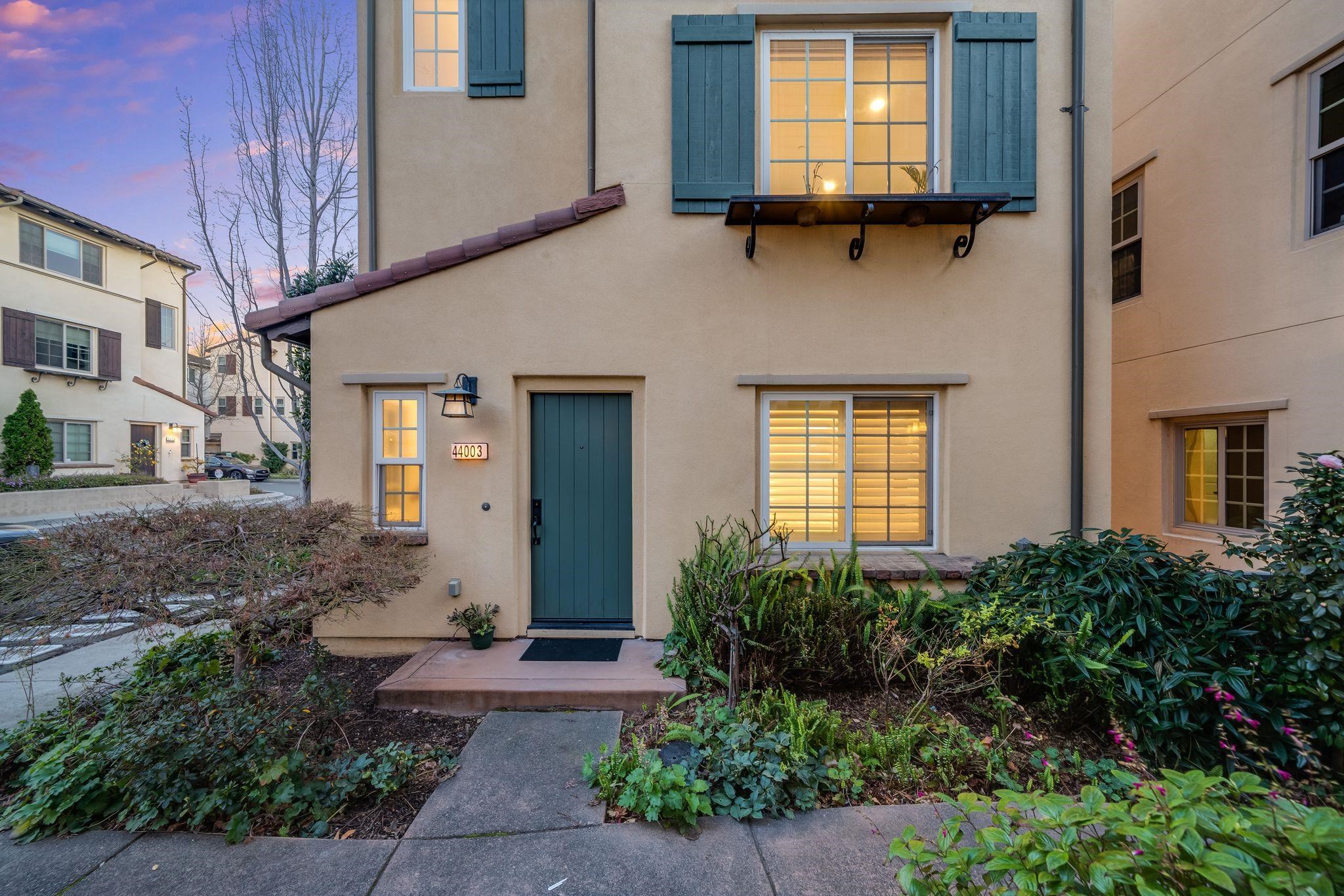 Front Image Thumbnail for BE41121800