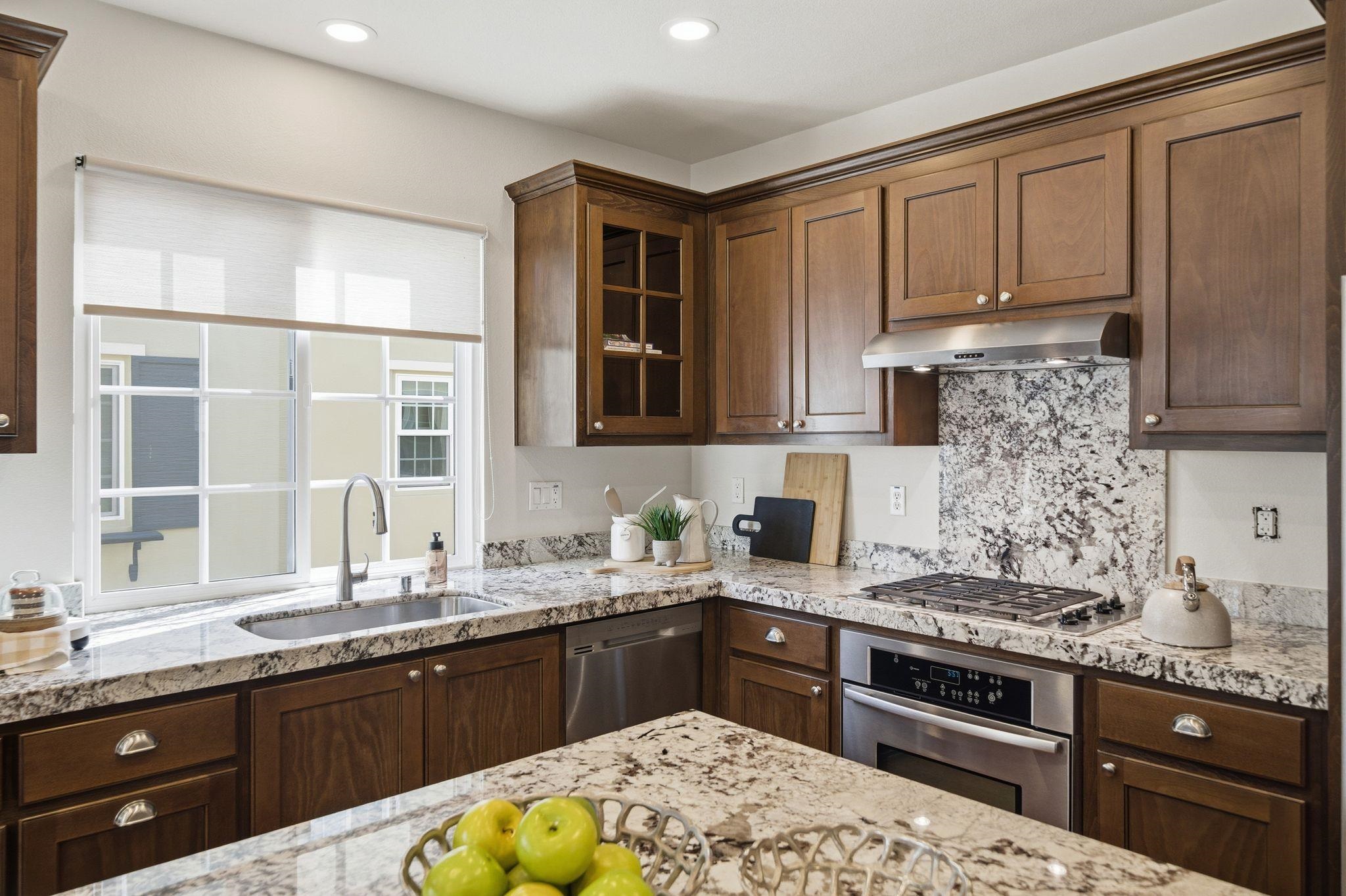 Detail Gallery Image 16 of 52 For 44003 Degas Ter, Fremont,  CA 94539 - 4 Beds | 4 Baths