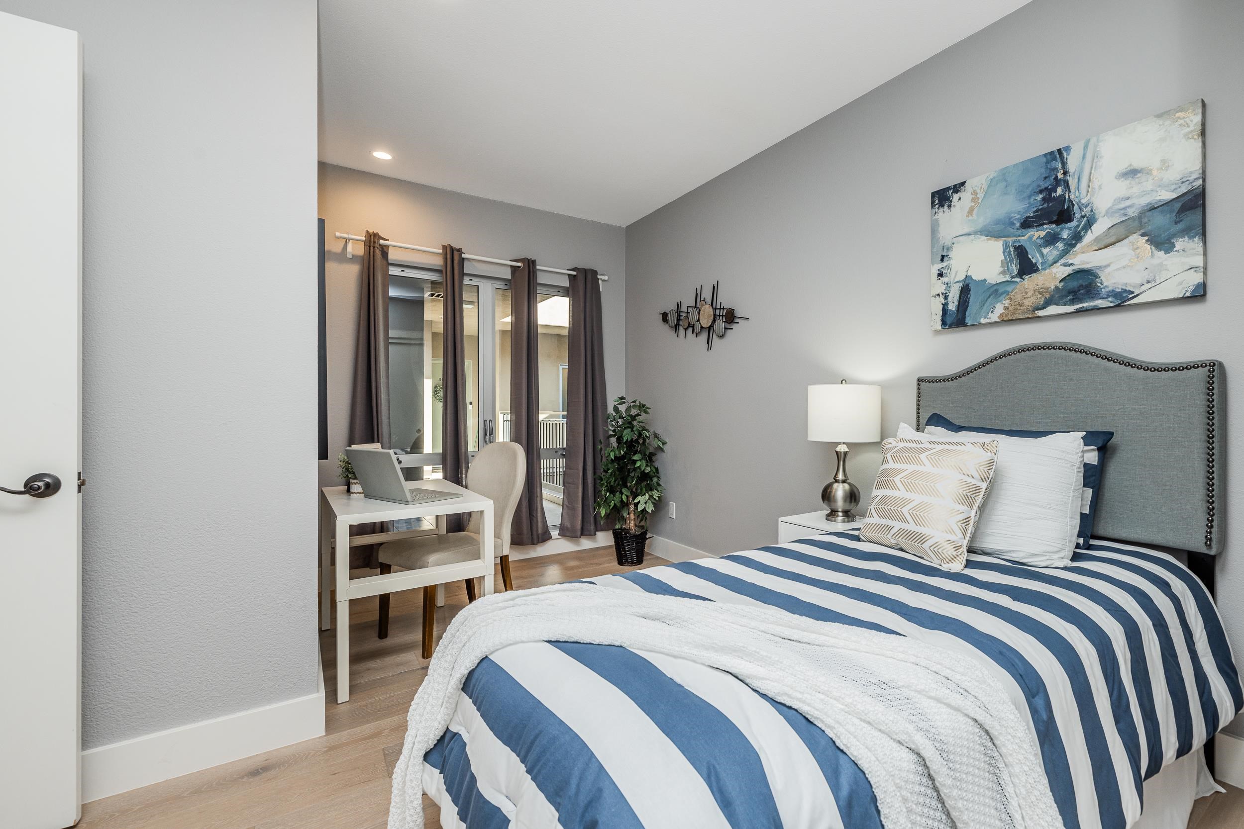 Detail Gallery Image 13 of 32 For 520 El Camino Real #309,  San Carlos,  CA 94070 - 3 Beds | 2 Baths