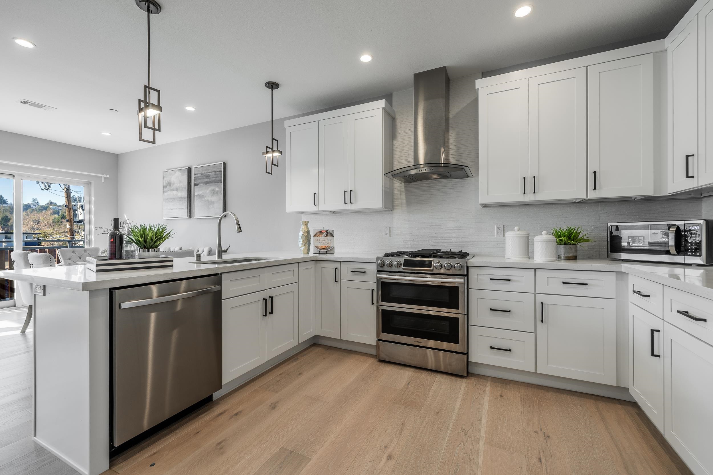 Detail Gallery Image 4 of 32 For 520 El Camino Real #309,  San Carlos,  CA 94070 - 3 Beds | 2 Baths