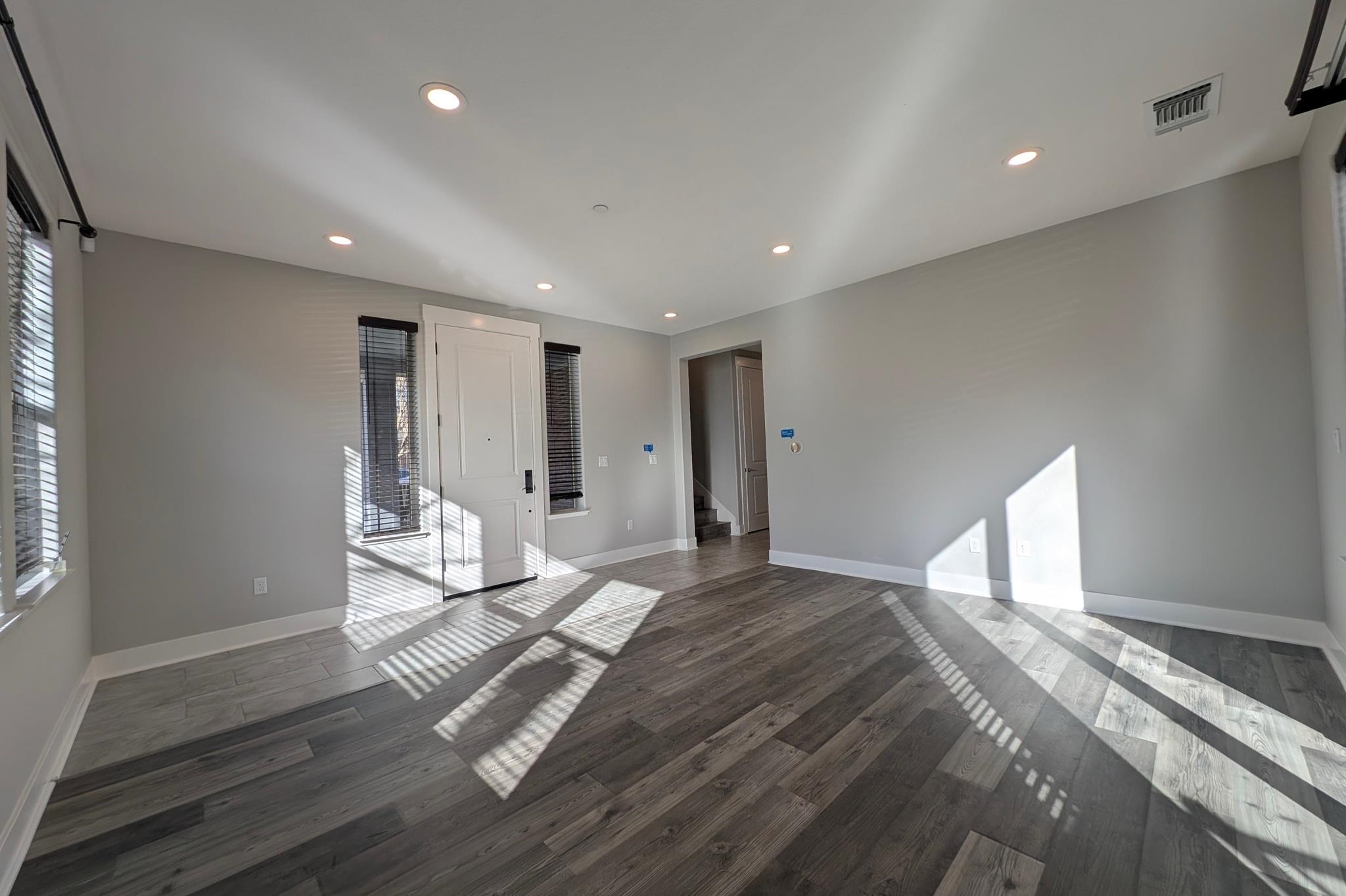 Detail Gallery Image 2 of 44 For 1380 Brookline Loop, Pleasanton,  CA 94566 - 3 Beds | 2/2 Baths