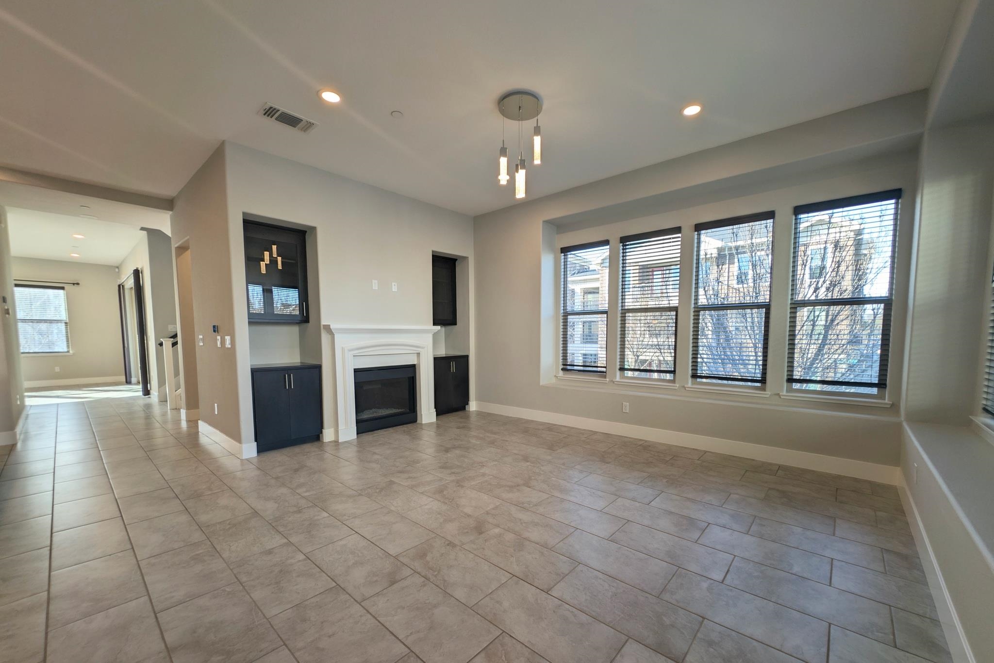 Detail Gallery Image 6 of 44 For 1380 Brookline Loop, Pleasanton,  CA 94566 - 3 Beds | 2/2 Baths