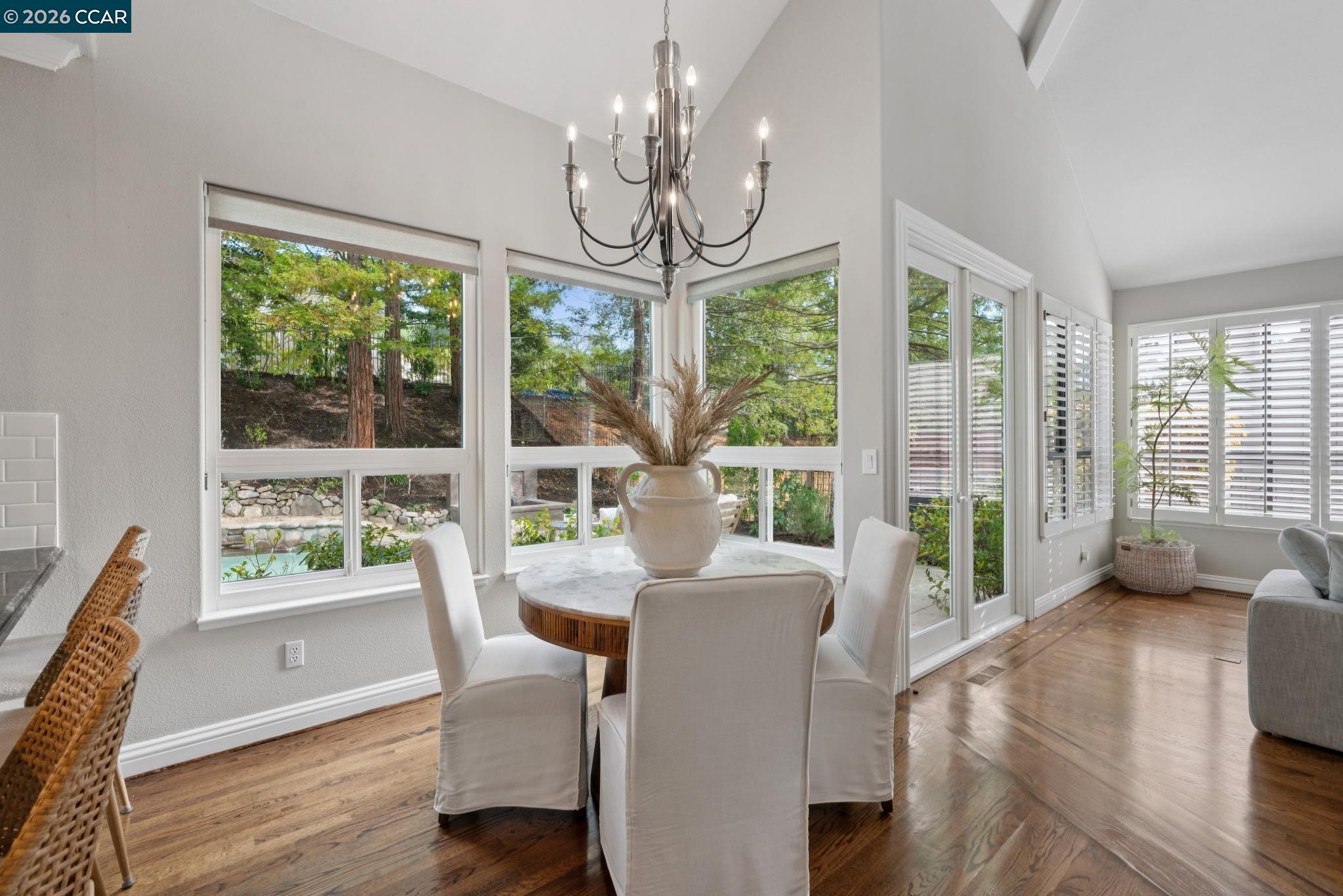 Detail Gallery Image 11 of 49 For 40 Oak Trail Ct, Alamo,  CA 94507 - 4 Beds | 3/1 Baths