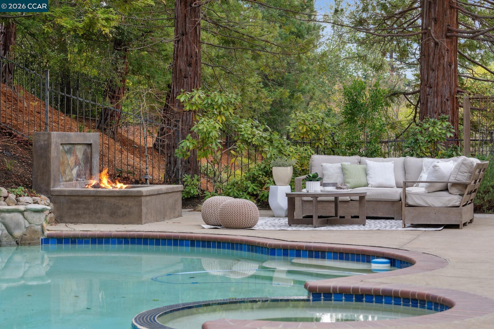 Detail Gallery Image 38 of 49 For 40 Oak Trail Ct, Alamo,  CA 94507 - 4 Beds | 3/1 Baths