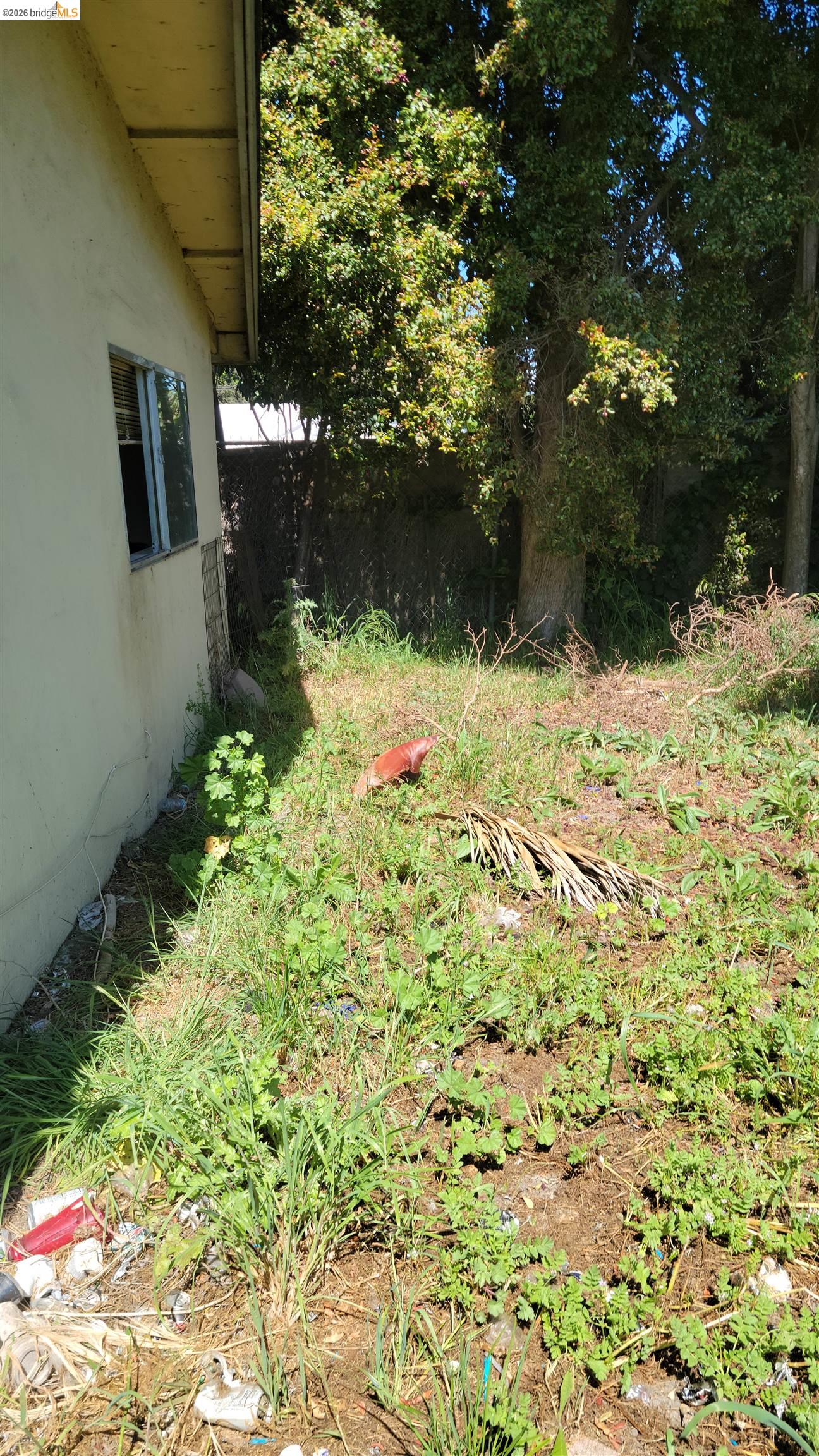 Detail Gallery Image 12 of 16 For 2190 Giant Rd, San Pablo,  CA 94806 - 3 Beds | 1 Baths