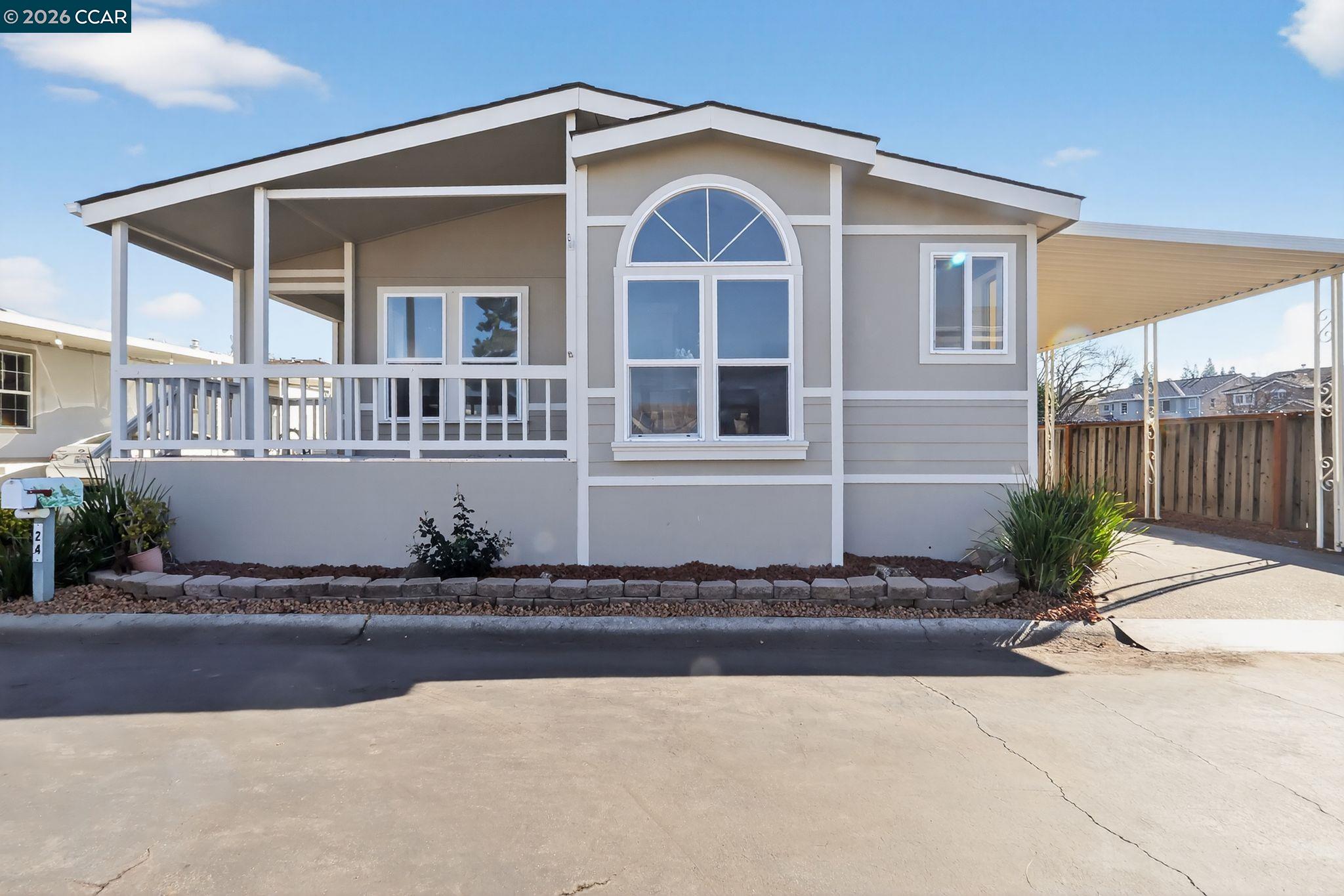 Front Image Thumbnail for CC41121826