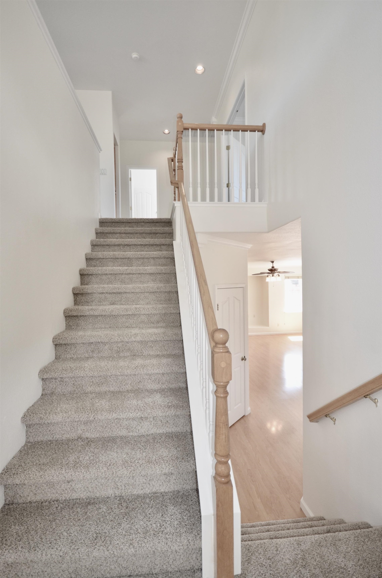 Detail Gallery Image 19 of 39 For 9416 Lyndley Plaza Way, Elk Grove,  CA 95624 - 5 Beds | 3 Baths