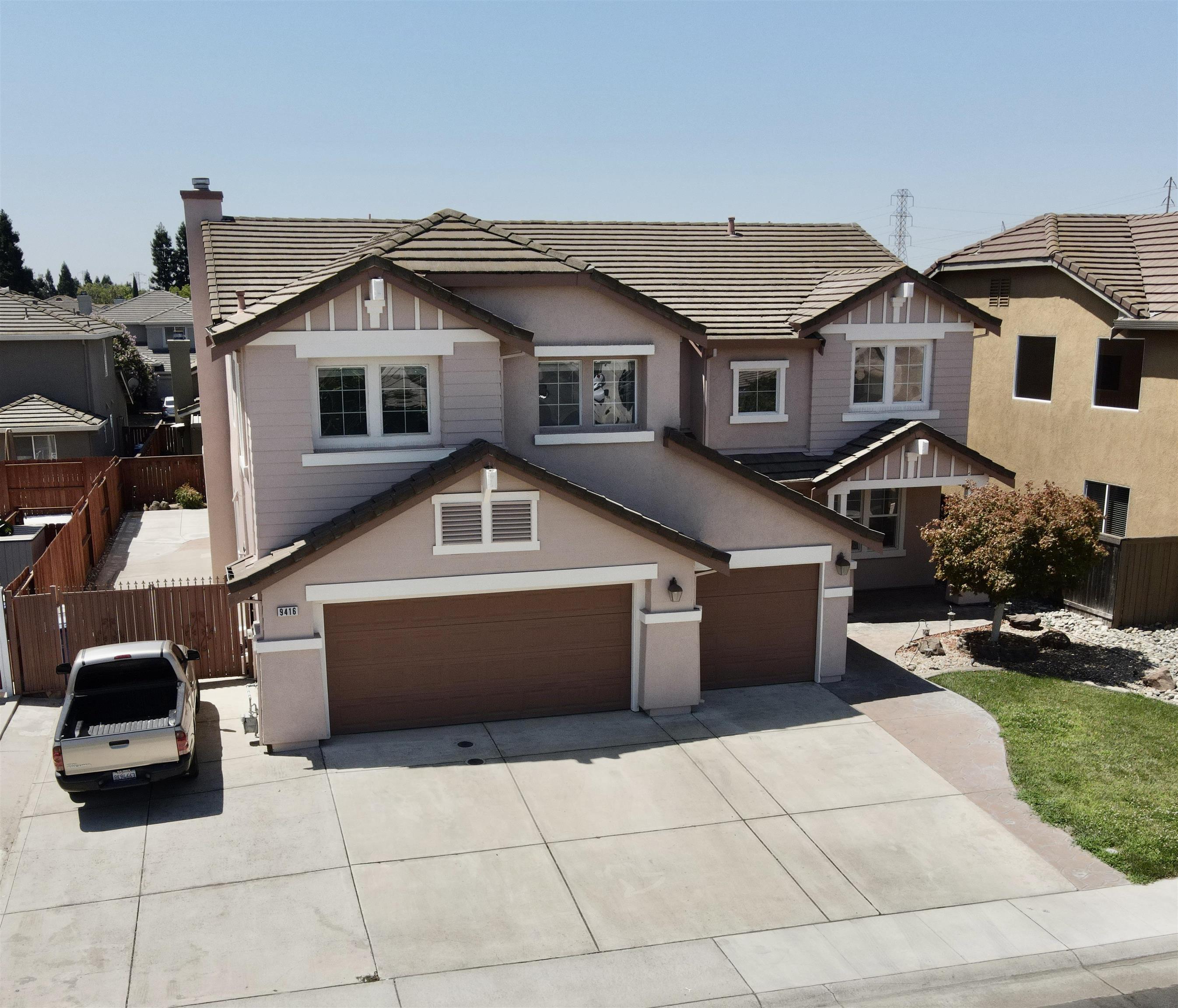 Detail Gallery Image 3 of 39 For 9416 Lyndley Plaza Way, Elk Grove,  CA 95624 - 5 Beds | 3 Baths