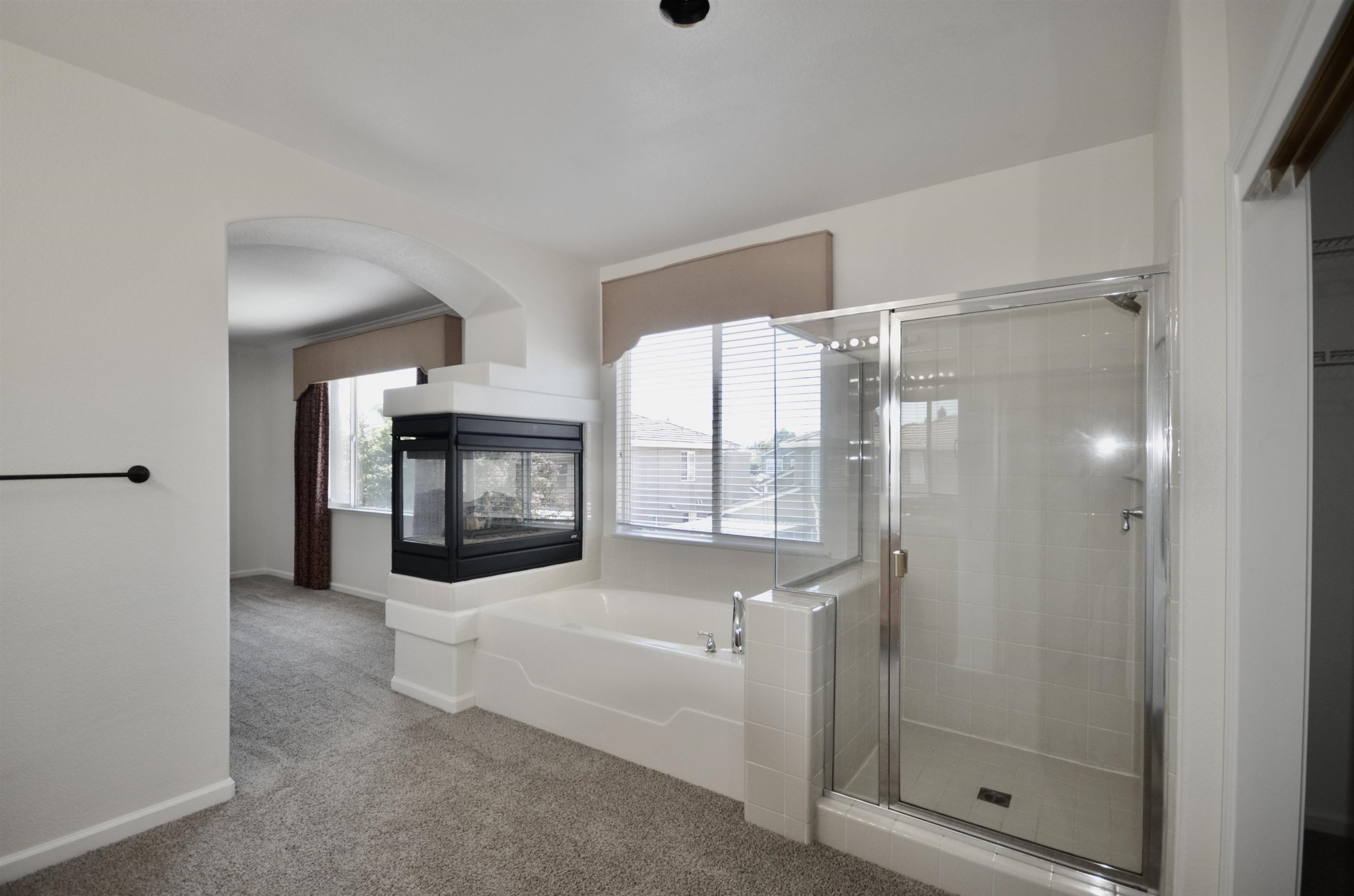 Detail Gallery Image 26 of 39 For 9416 Lyndley Plaza Way, Elk Grove,  CA 95624 - 5 Beds | 3 Baths