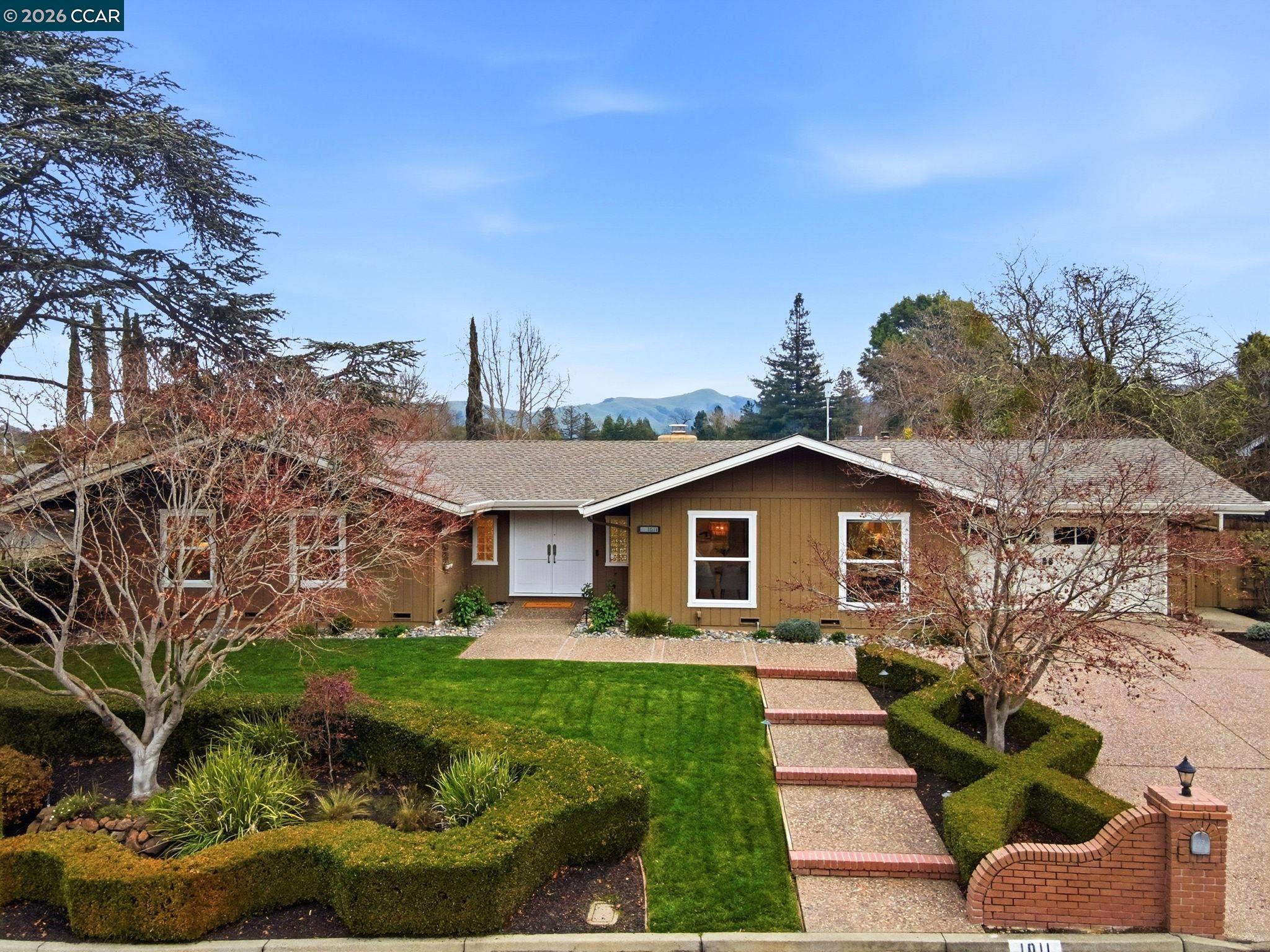 Front Image Thumbnail for CC41121833