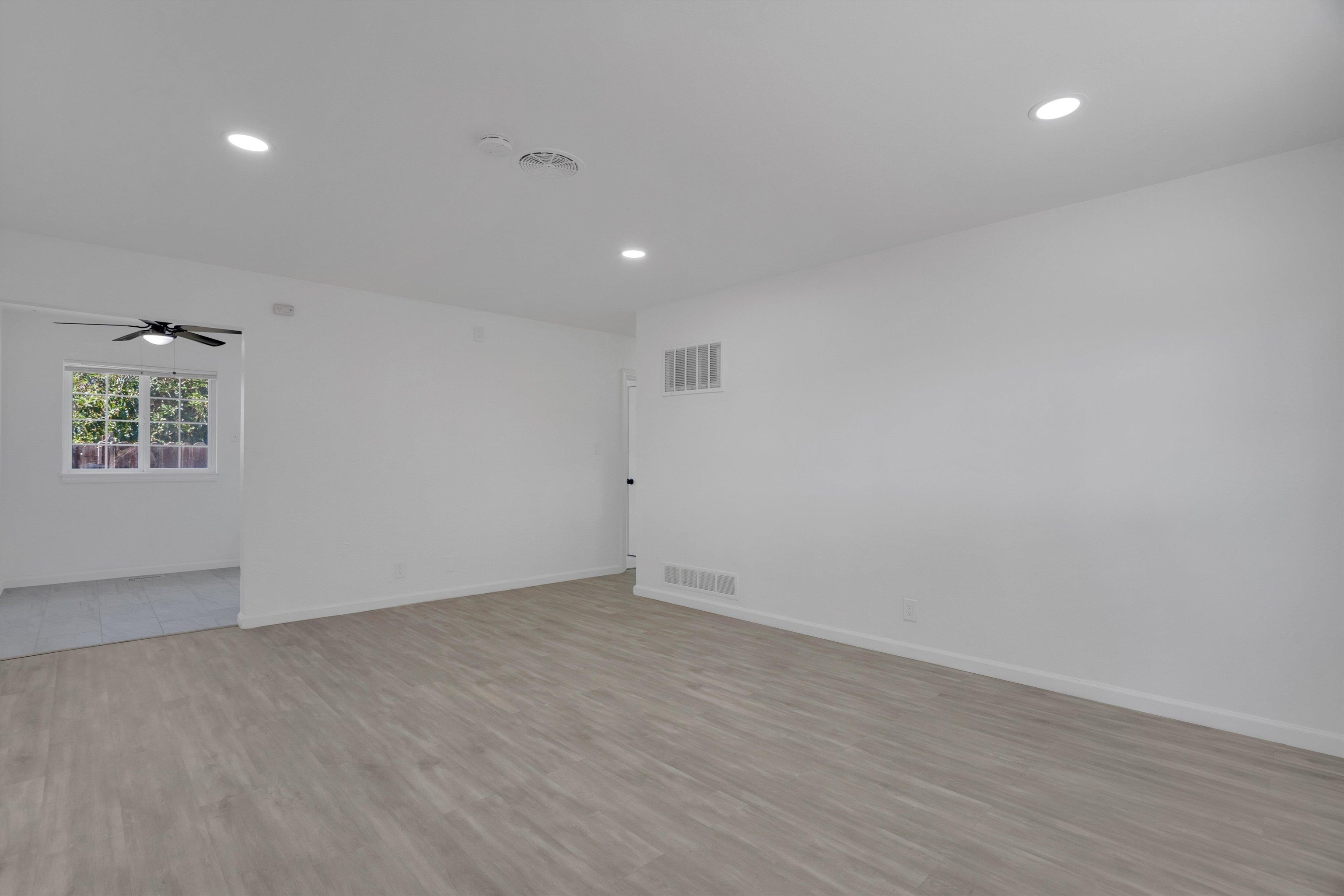 Detail Gallery Image 15 of 31 For 60 Railroad Ave, Rodeo,  CA 94572 - 5 Beds | 2 Baths