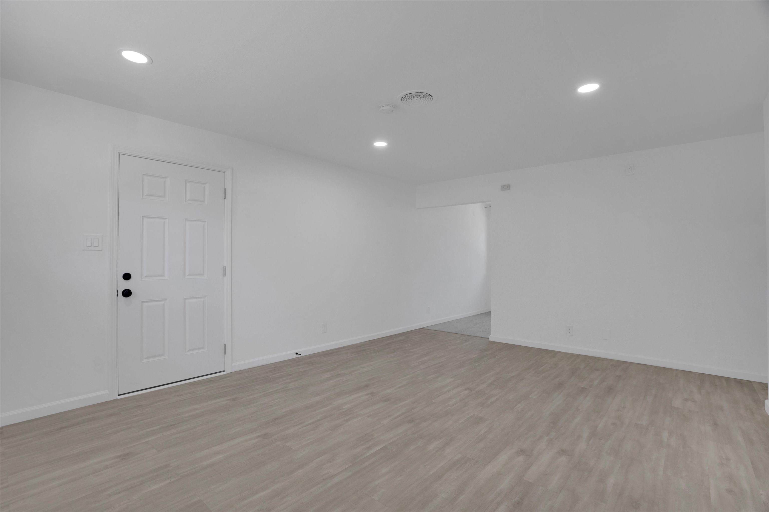 Detail Gallery Image 16 of 31 For 60 Railroad Ave, Rodeo,  CA 94572 - 5 Beds | 2 Baths