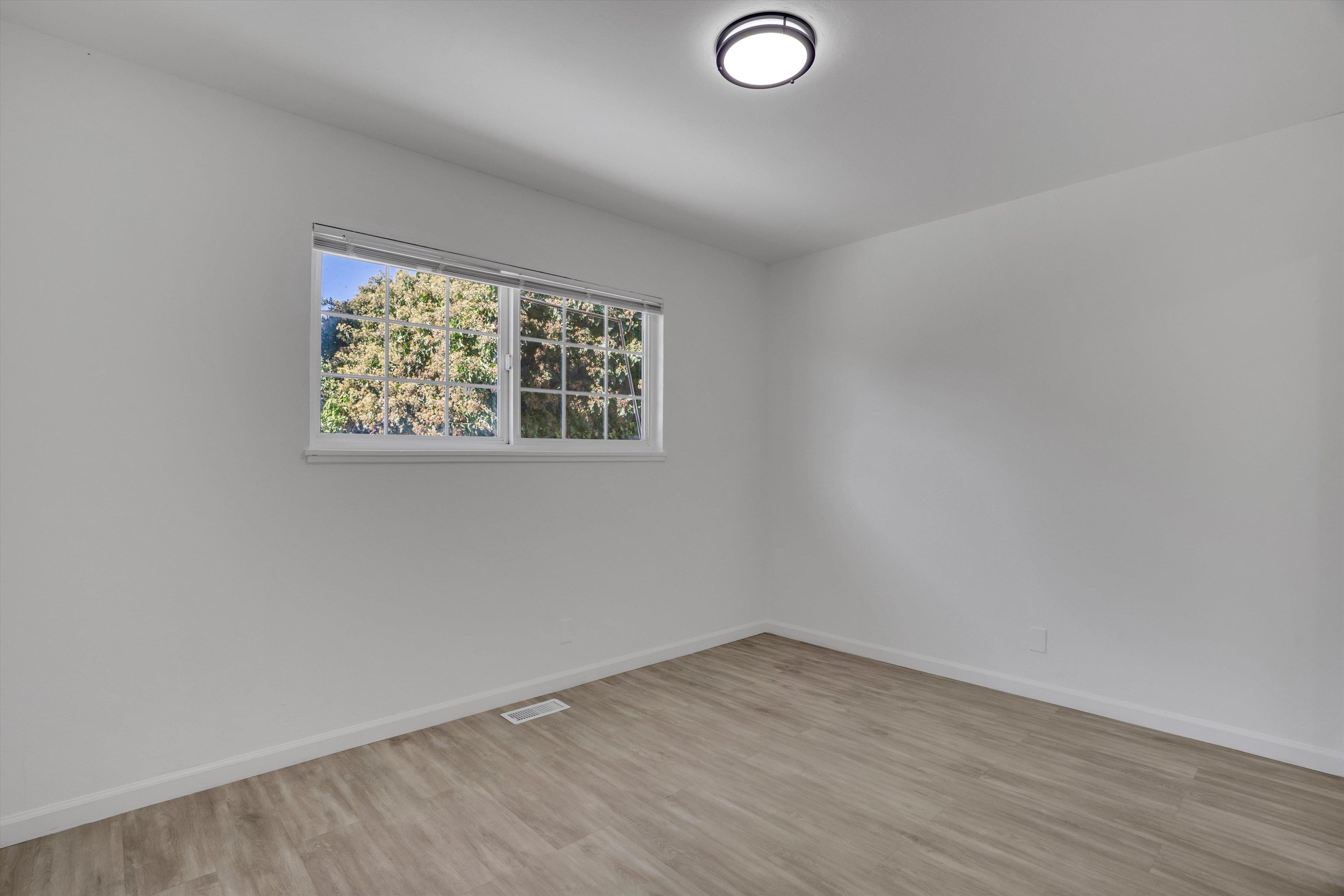 Detail Gallery Image 18 of 31 For 60 Railroad Ave, Rodeo,  CA 94572 - 5 Beds | 2 Baths