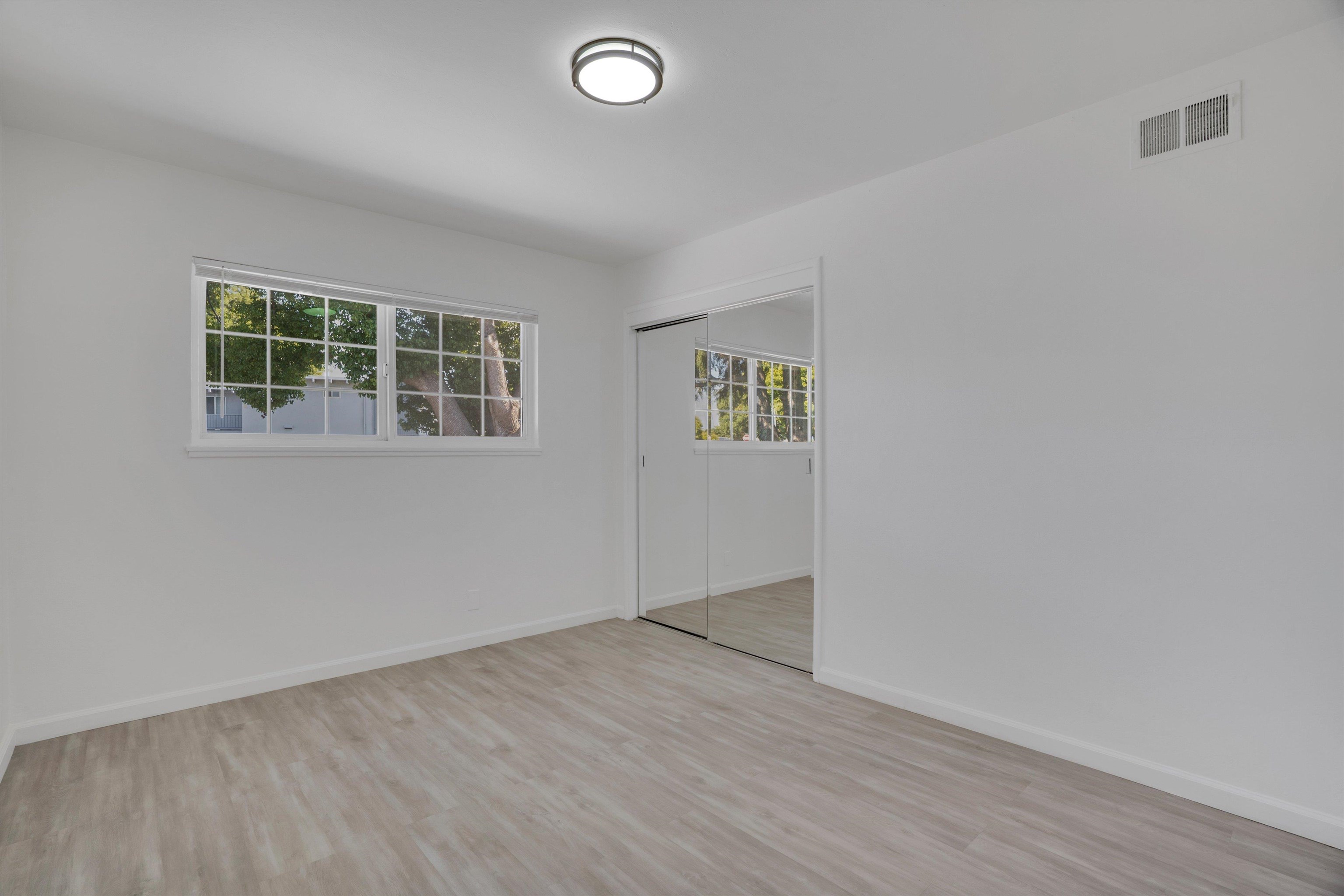 Detail Gallery Image 19 of 31 For 60 Railroad Ave, Rodeo,  CA 94572 - 5 Beds | 2 Baths