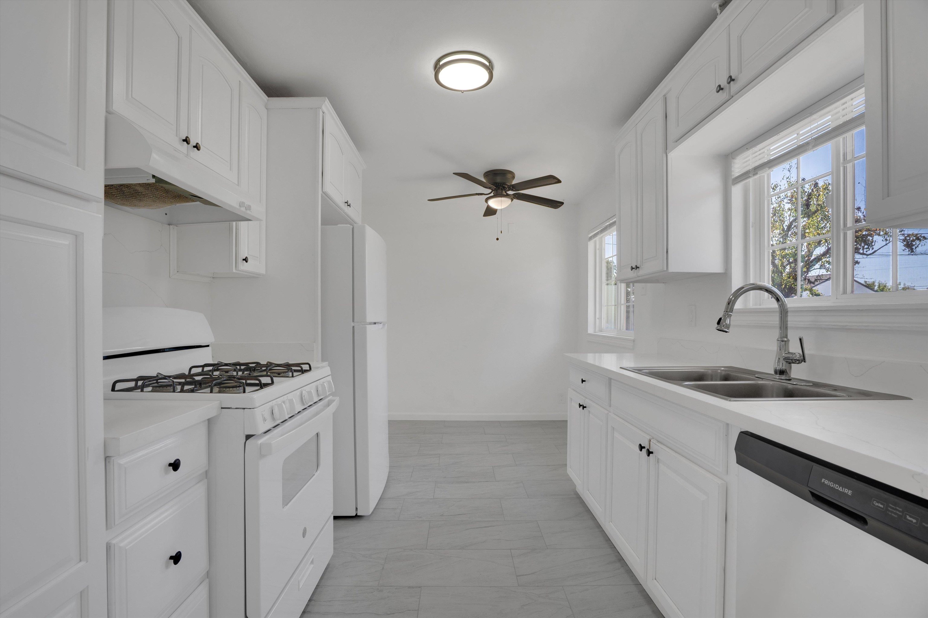 Detail Gallery Image 21 of 31 For 60 Railroad Ave, Rodeo,  CA 94572 - 5 Beds | 2 Baths