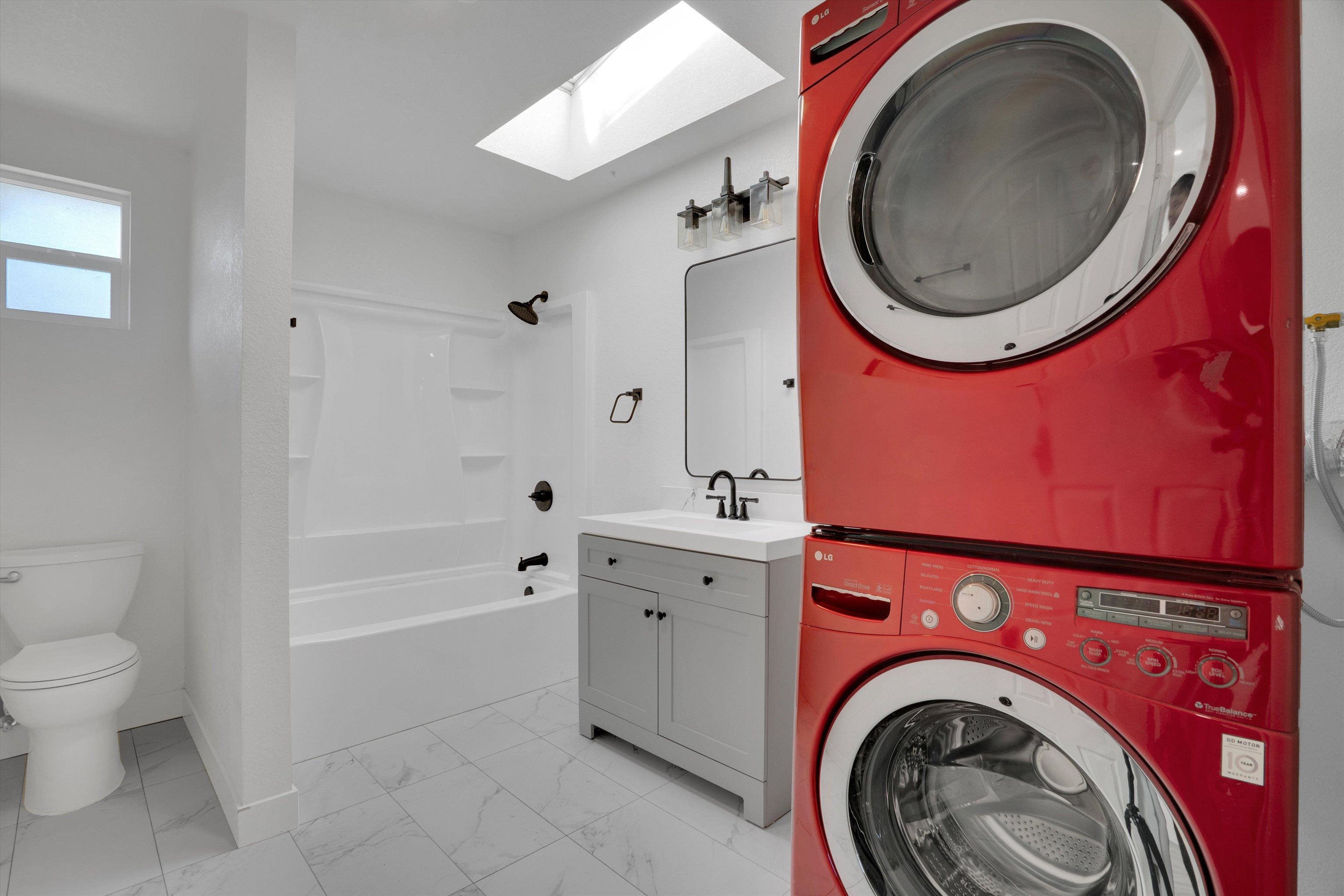 Detail Gallery Image 5 of 31 For 60 Railroad Ave, Rodeo,  CA 94572 - 5 Beds | 2 Baths