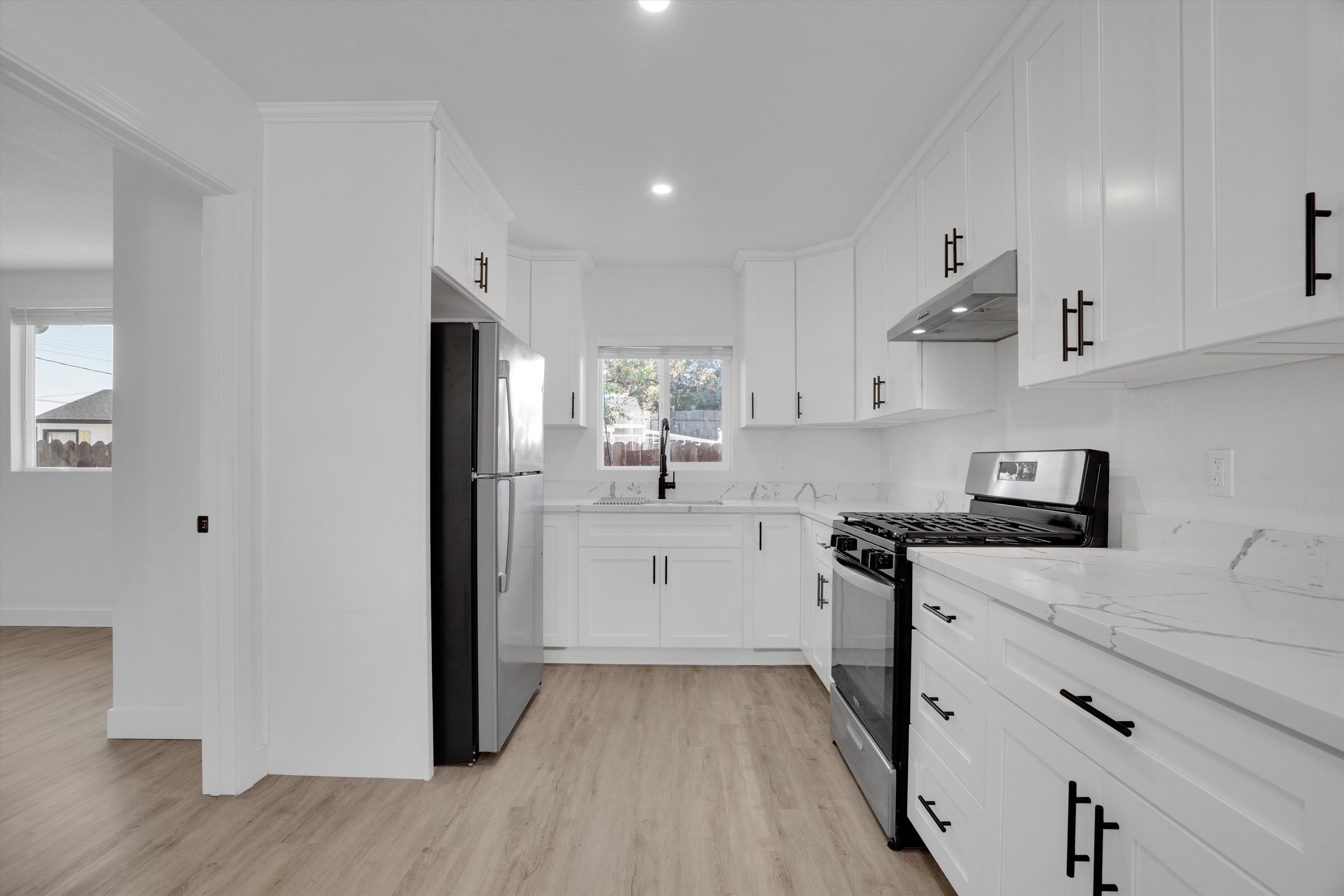 Detail Gallery Image 7 of 31 For 60 Railroad Ave, Rodeo,  CA 94572 - 5 Beds | 2 Baths