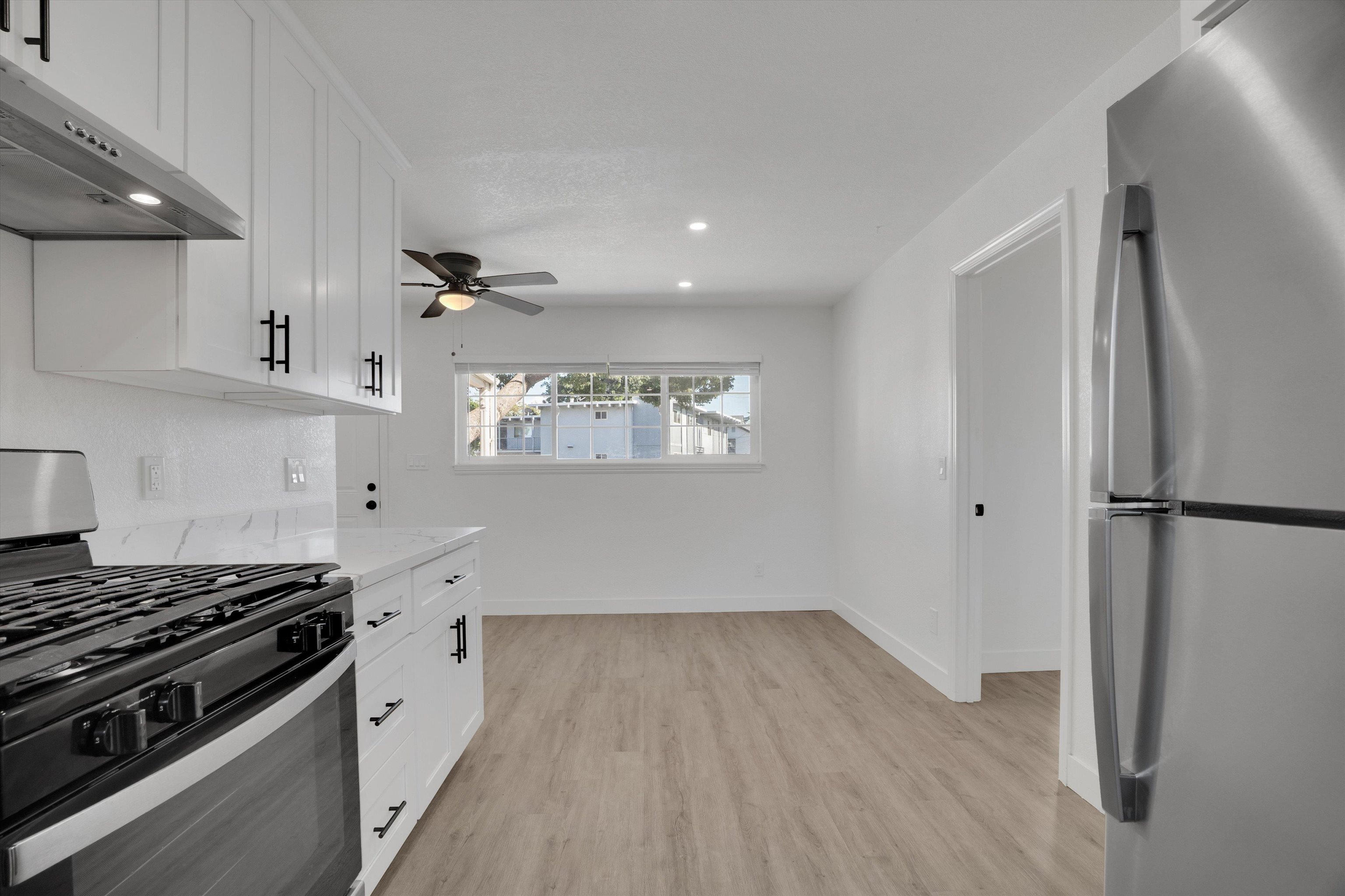 Detail Gallery Image 8 of 31 For 60 Railroad Ave, Rodeo,  CA 94572 - 5 Beds | 2 Baths