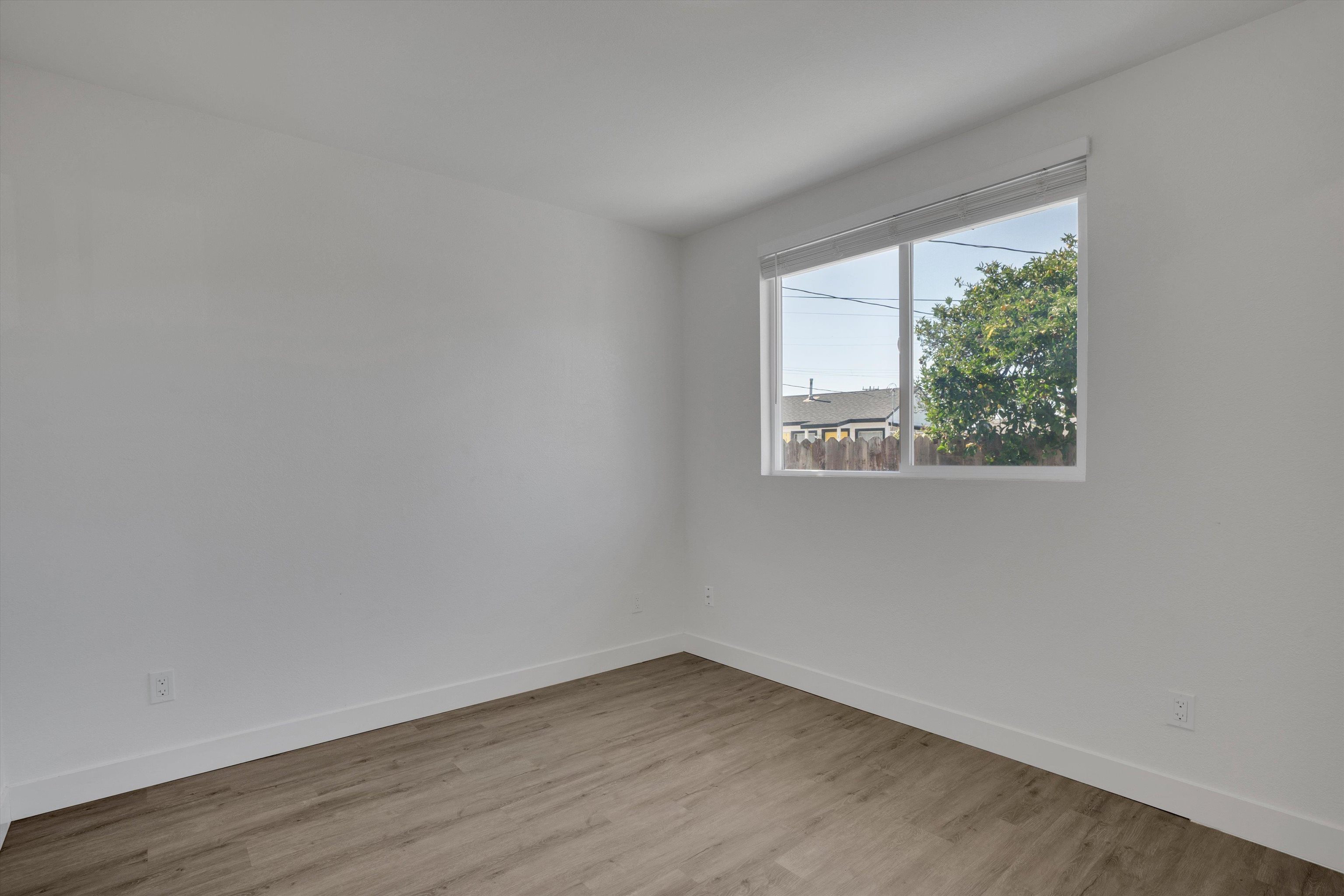 Detail Gallery Image 10 of 31 For 60 Railroad Ave, Rodeo,  CA 94572 - 5 Beds | 2 Baths