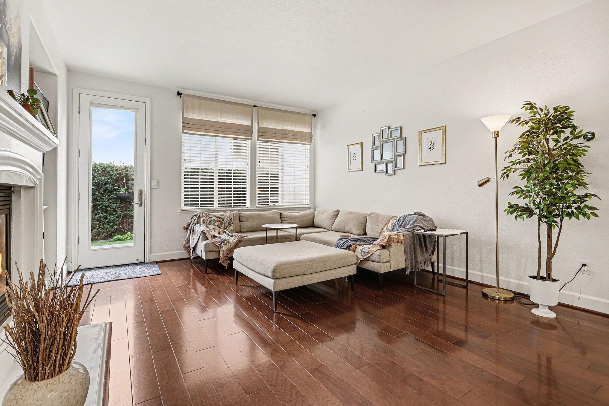 Detail Gallery Image 6 of 36 For 6235 Newhaven Ln, Vallejo,  CA 94591 - 3 Beds | 2/1 Baths