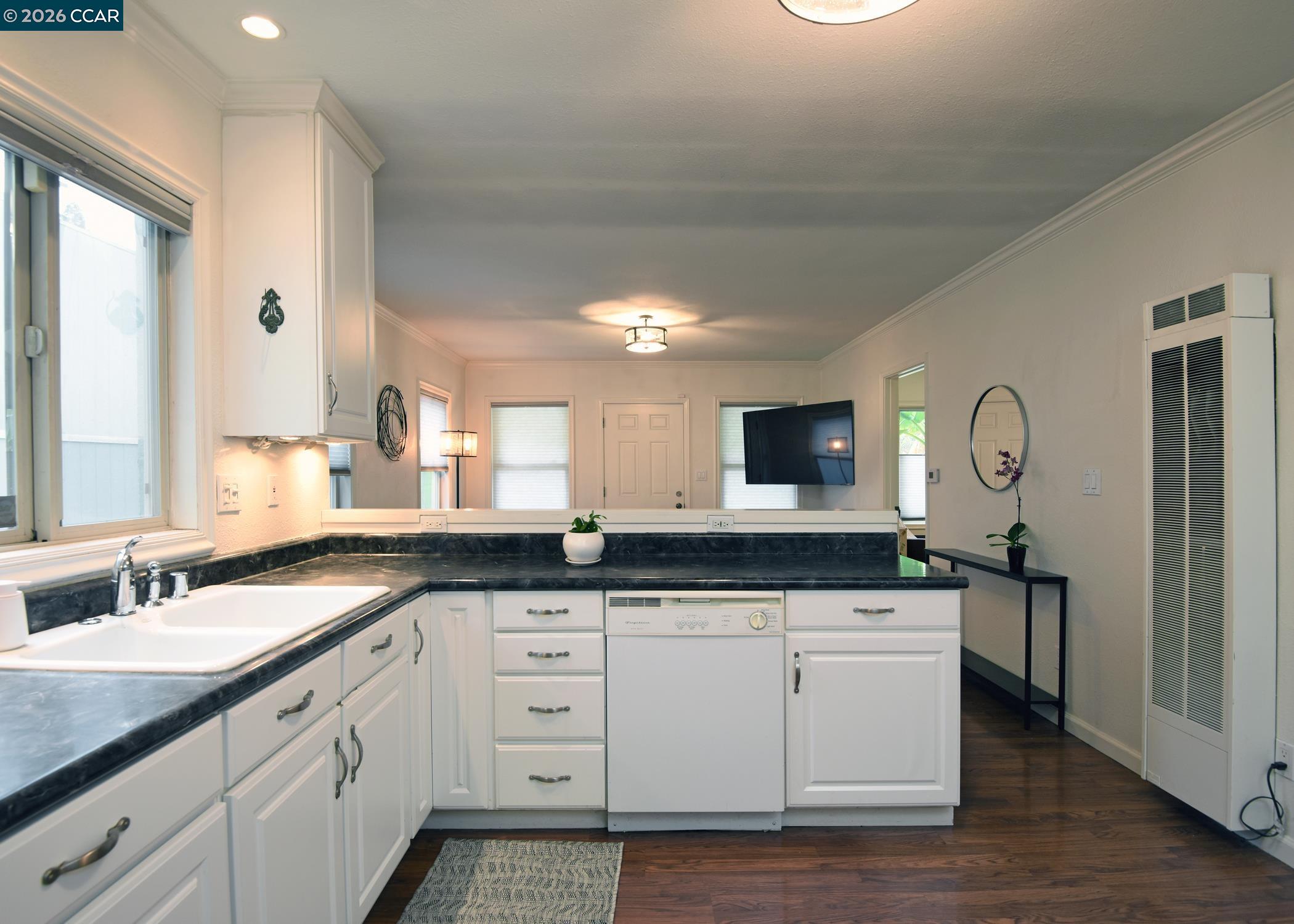 Detail Gallery Image 10 of 25 For 228 Arreba St., Martinez,  CA 94553 - 2 Beds | 1 Baths