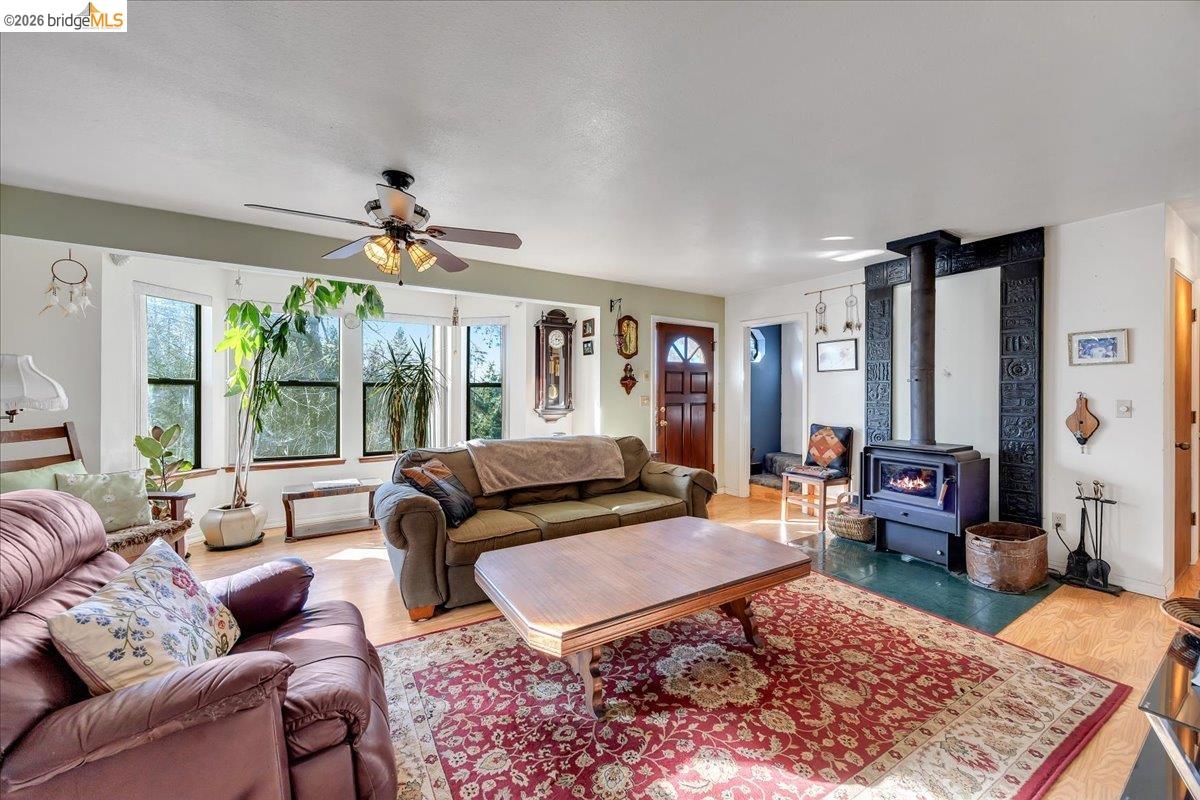 Detail Gallery Image 19 of 50 For 20550 Ponderosa Way, Tuolumne,  CA 95379 - 5 Beds | 3 Baths