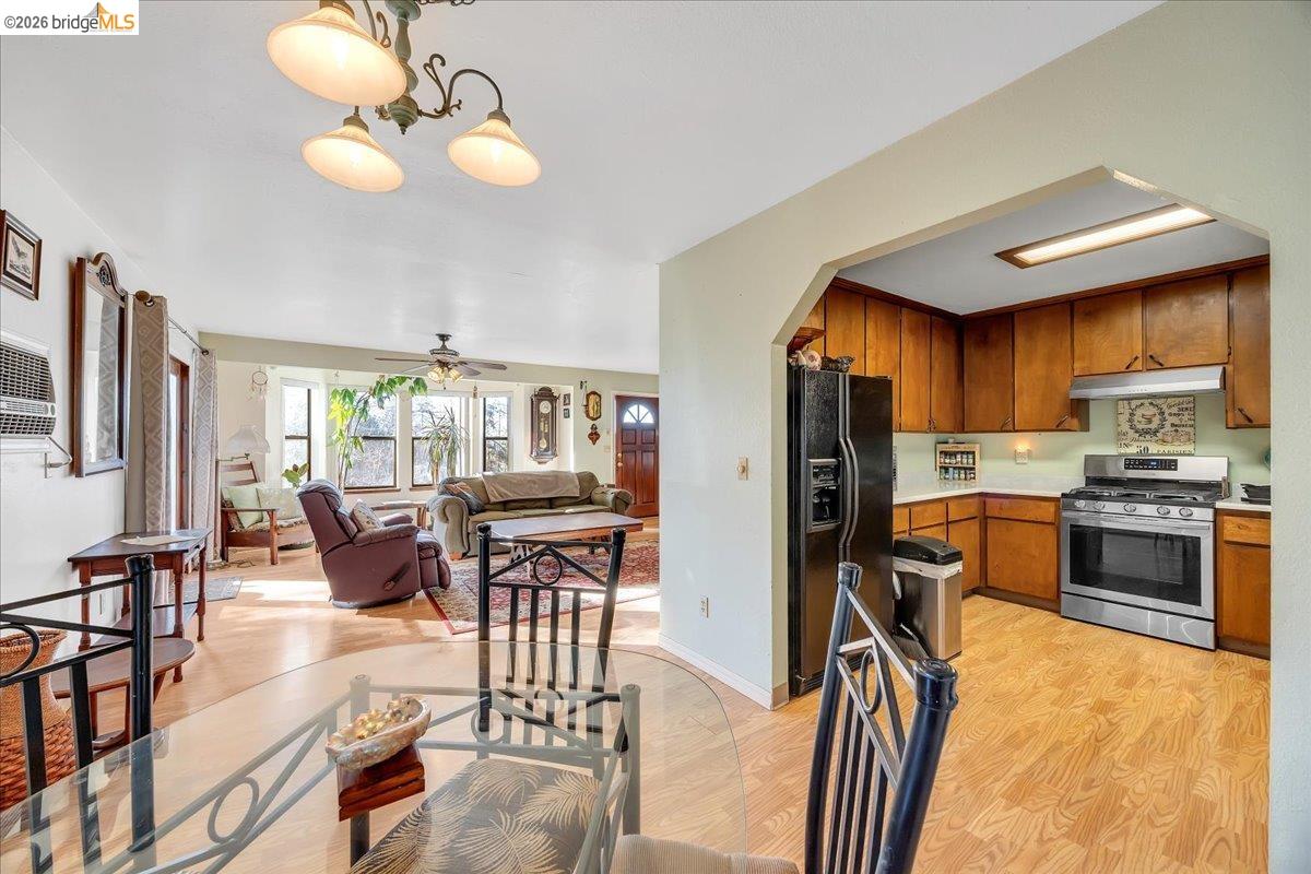 Detail Gallery Image 22 of 50 For 20550 Ponderosa Way, Tuolumne,  CA 95379 - 5 Beds | 3 Baths