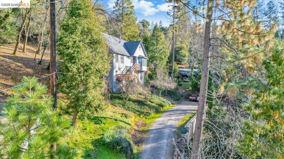 Detail Gallery Image 5 of 50 For 20550 Ponderosa Way, Tuolumne,  CA 95379 - 5 Beds | 3 Baths