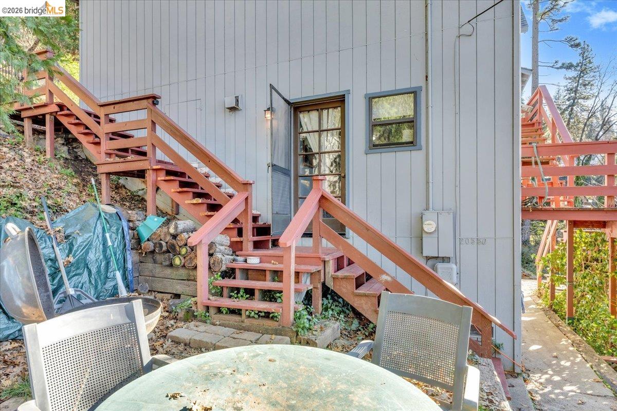 Detail Gallery Image 8 of 50 For 20550 Ponderosa Way, Tuolumne,  CA 95379 - 5 Beds | 3 Baths