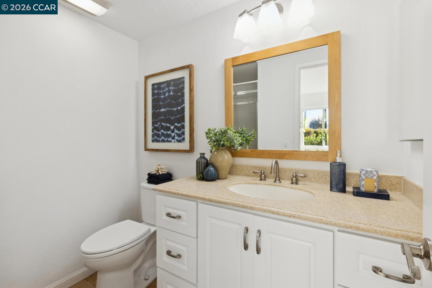 Detail Gallery Image 12 of 51 For 183 Miramonte Dr, Moraga,  CA 94556 - 3 Beds | 3 Baths