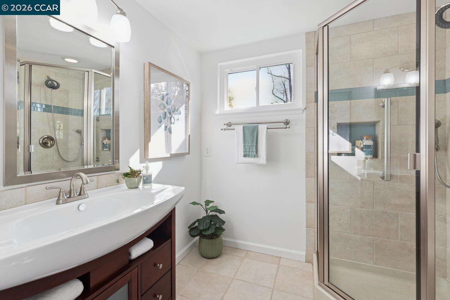 Detail Gallery Image 20 of 51 For 183 Miramonte Dr, Moraga,  CA 94556 - 3 Beds | 3 Baths