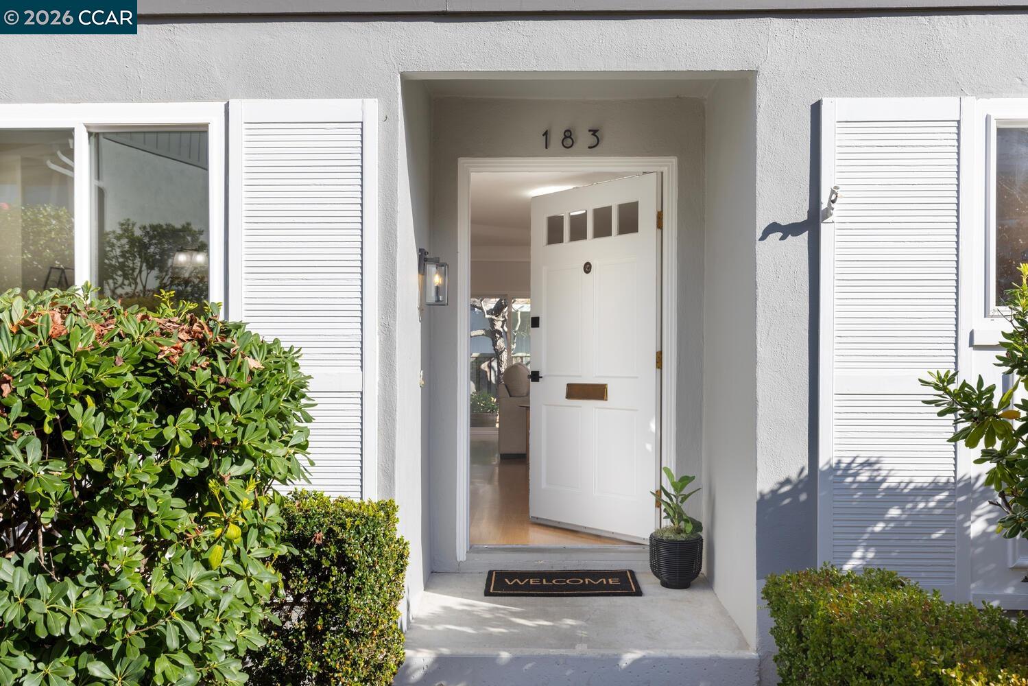 Detail Gallery Image 3 of 51 For 183 Miramonte Dr, Moraga,  CA 94556 - 3 Beds | 3 Baths