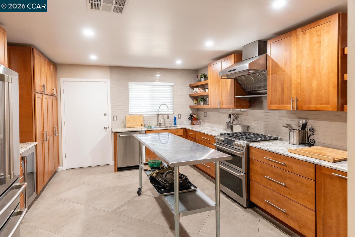 Detail Gallery Image 30 of 51 For 183 Miramonte Dr, Moraga,  CA 94556 - 3 Beds | 3 Baths