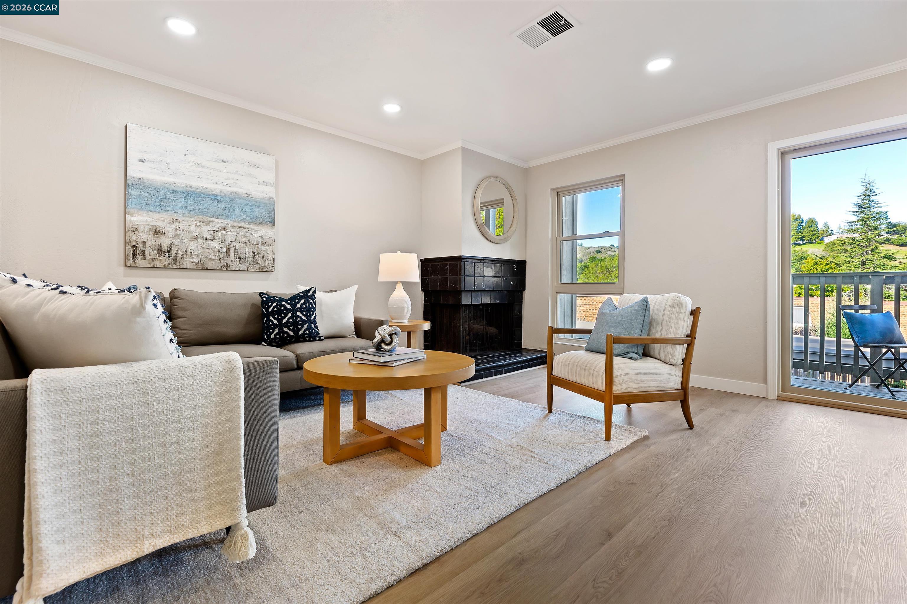 Detail Gallery Image 4 of 24 For 117 Ascot Ct a,  Moraga,  CA 94556 - 2 Beds | 2/1 Baths