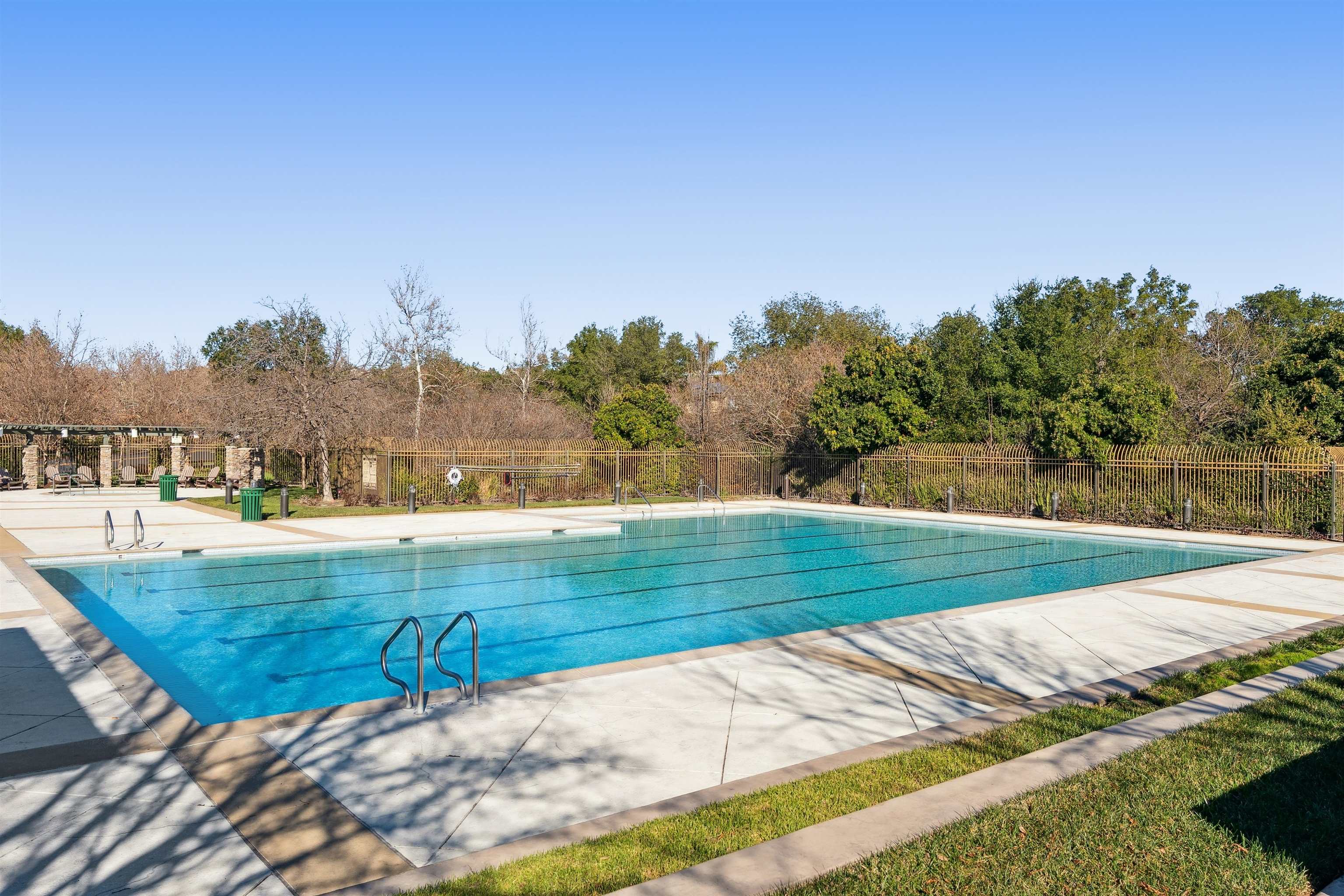 Detail Gallery Image 27 of 34 For 3989 Strafford Ct, Dublin,  CA 94568 - 3 Beds | 2/1 Baths