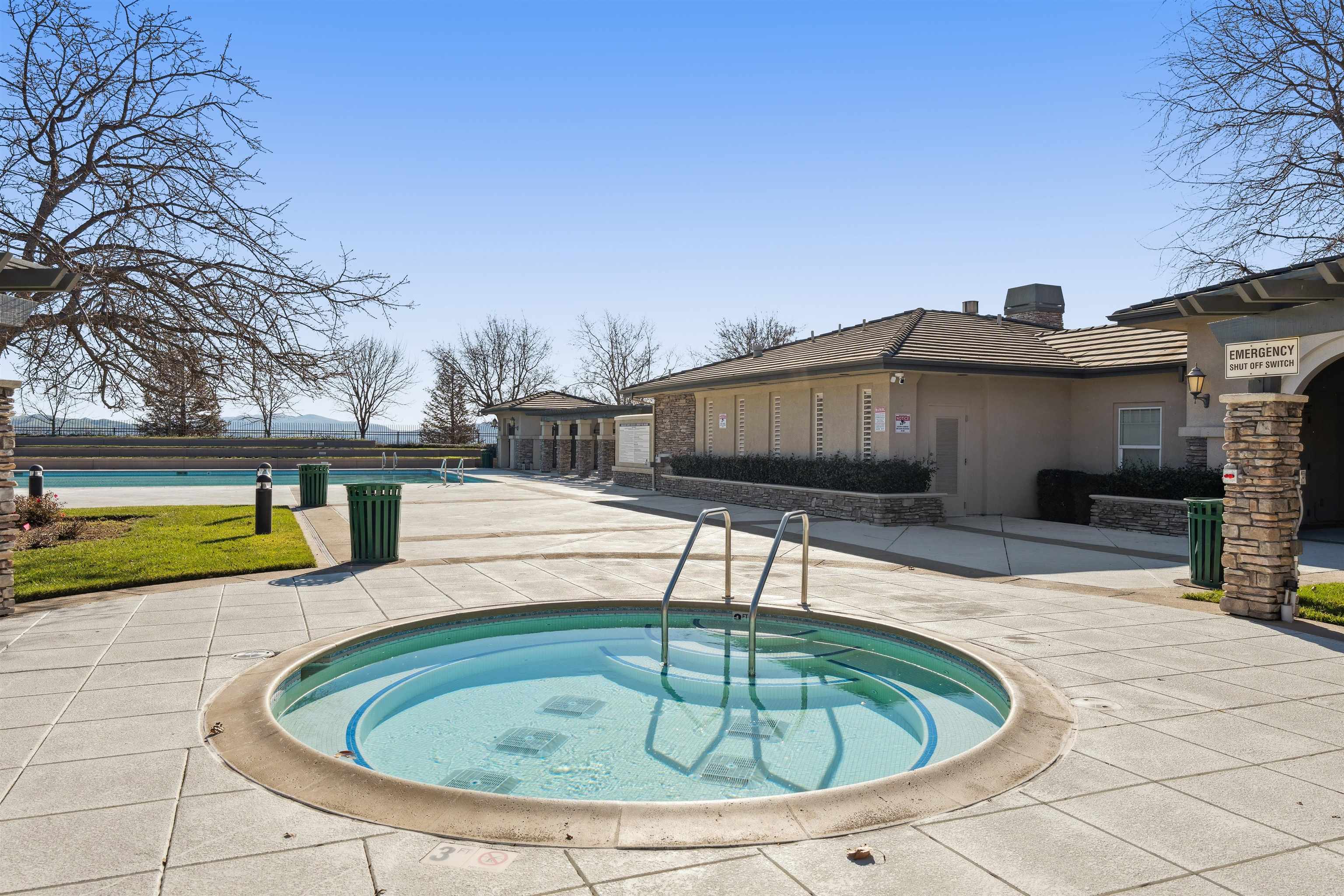 Detail Gallery Image 28 of 34 For 3989 Strafford Ct, Dublin,  CA 94568 - 3 Beds | 2/1 Baths