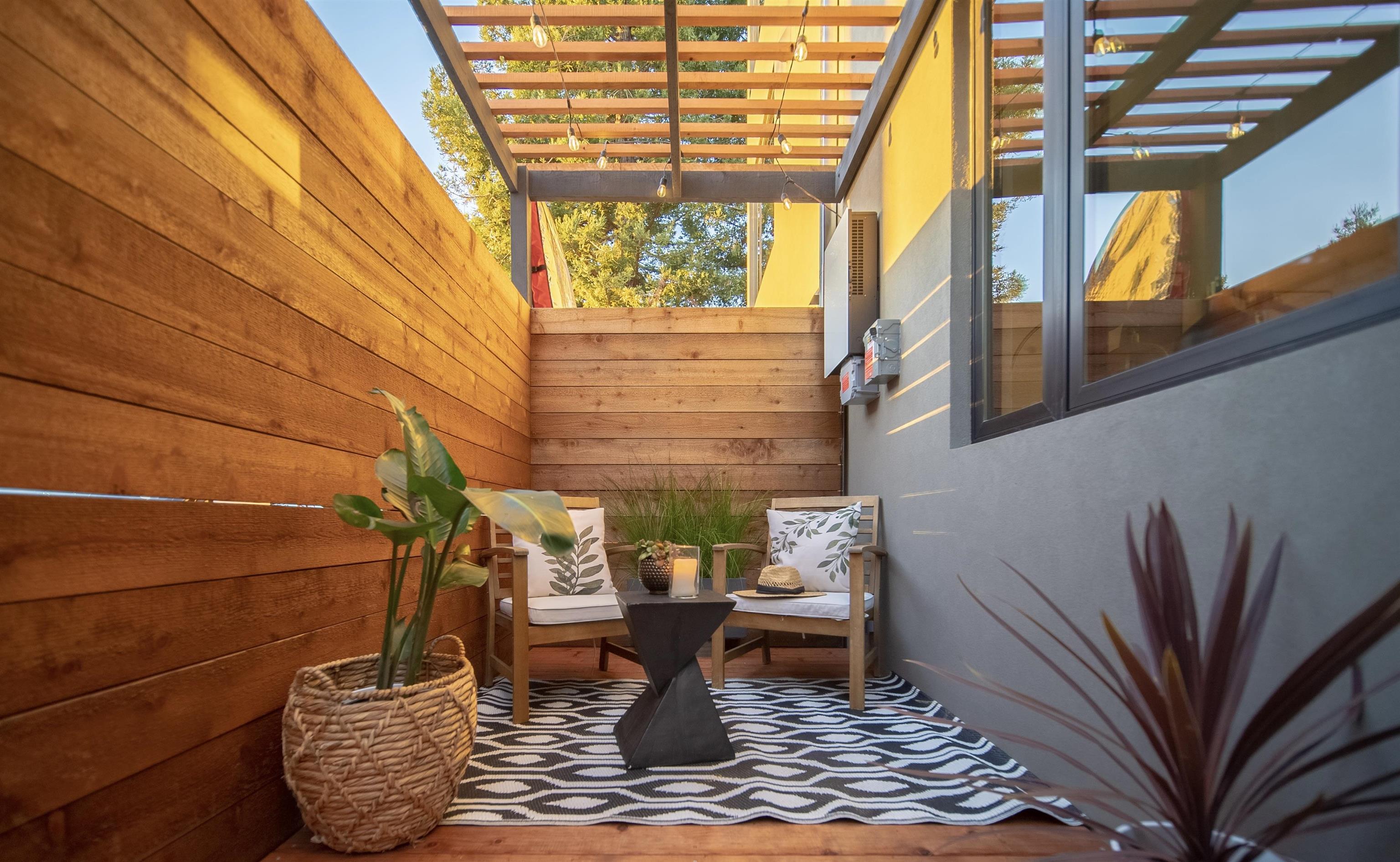 Detail Gallery Image 8 of 26 For 1235 Hampel St., Oakland,  CA 94602 - 3 Beds | 2 Baths