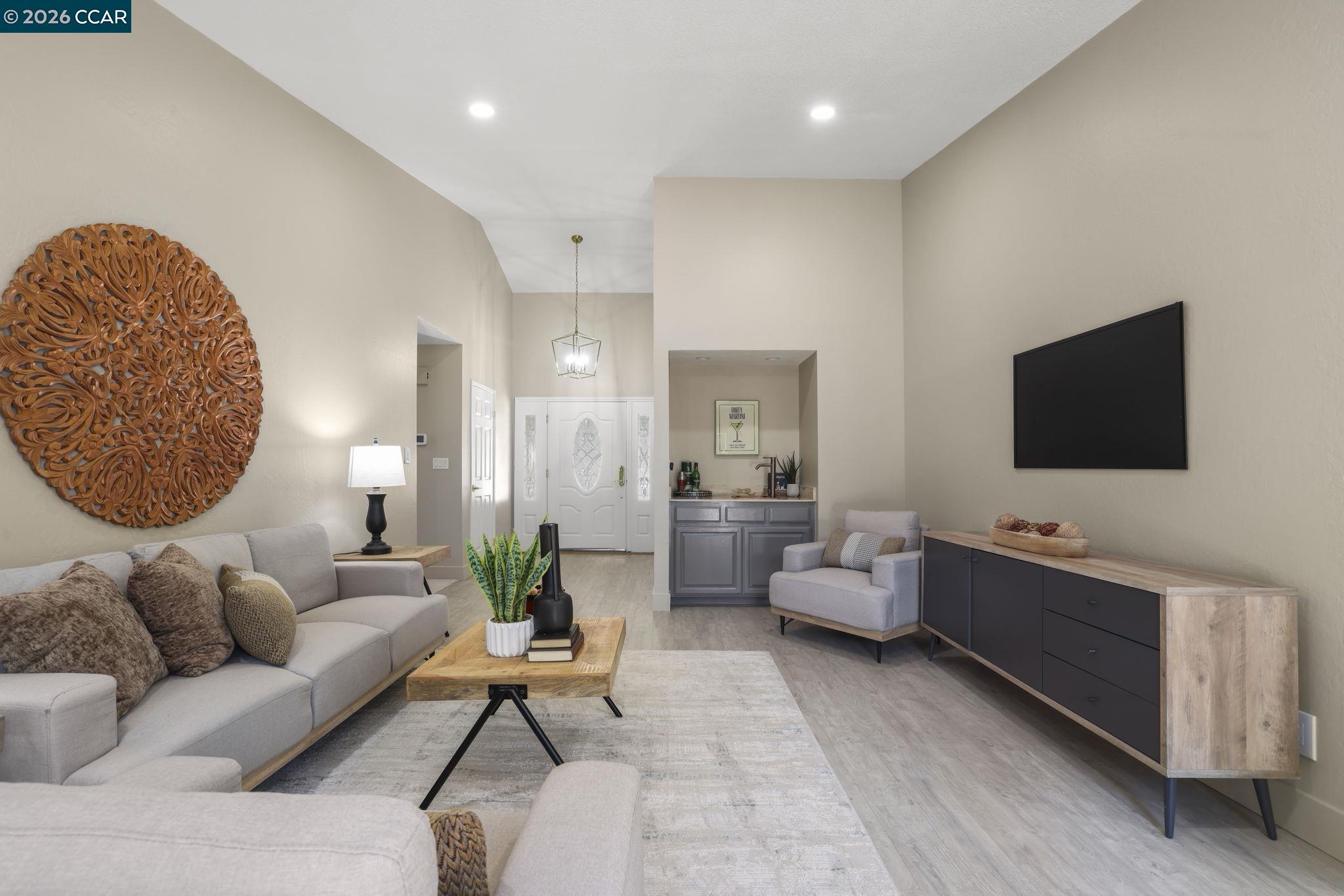 Detail Gallery Image 11 of 46 For 406 Mt Sequoia Ct, Clayton,  CA 94517 - 3 Beds | 2 Baths