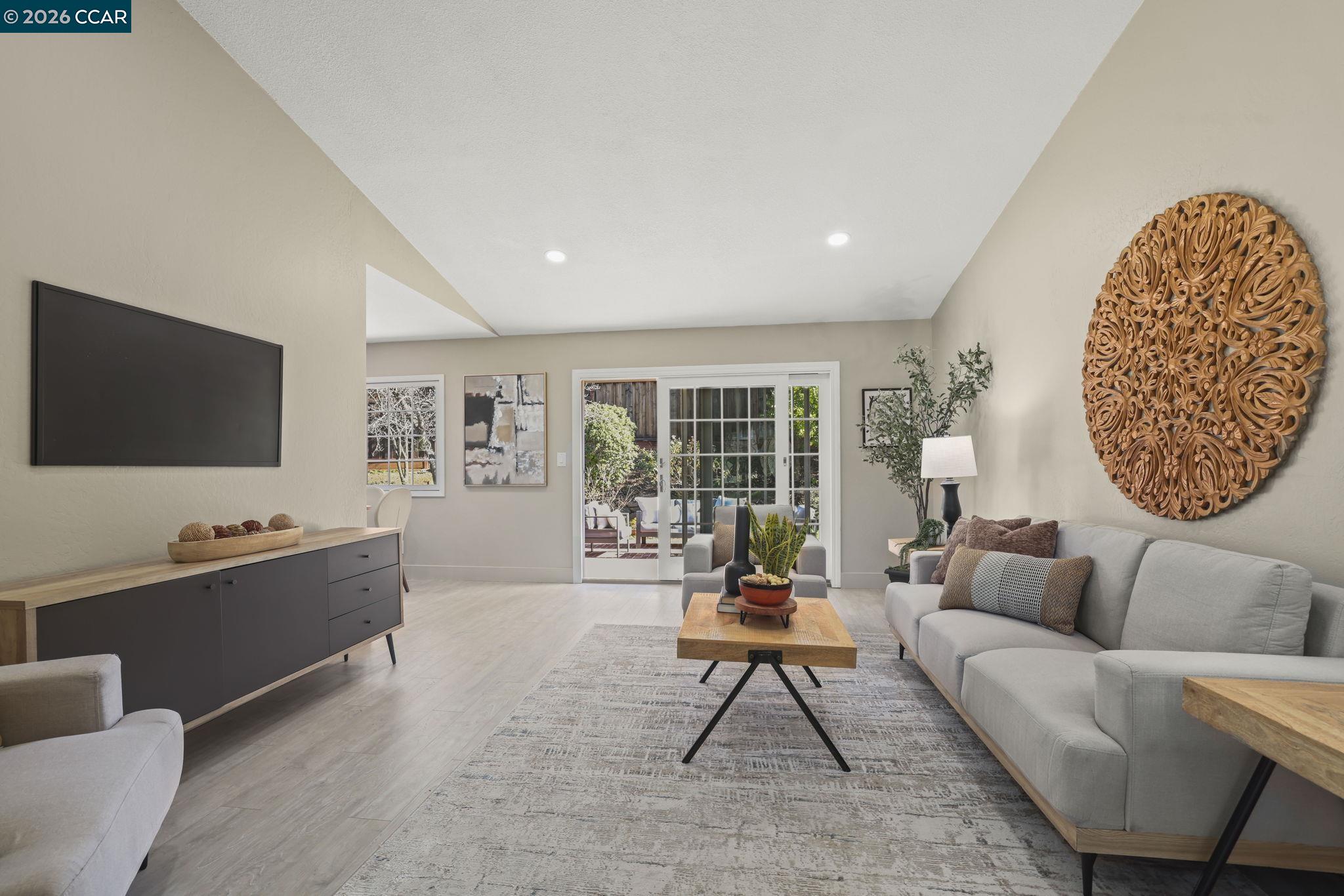 Detail Gallery Image 12 of 46 For 406 Mt Sequoia Ct, Clayton,  CA 94517 - 3 Beds | 2 Baths