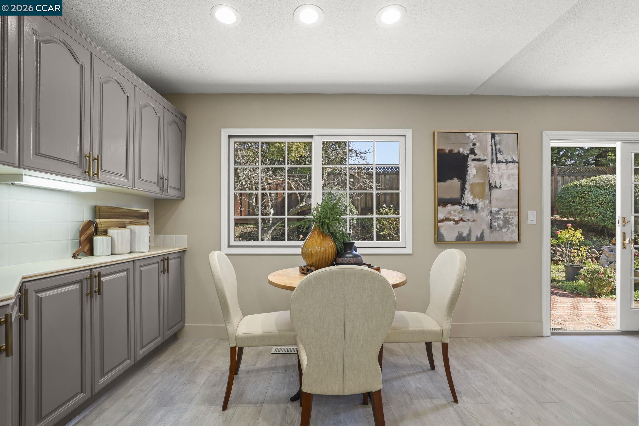 Detail Gallery Image 13 of 46 For 406 Mt Sequoia Ct, Clayton,  CA 94517 - 3 Beds | 2 Baths