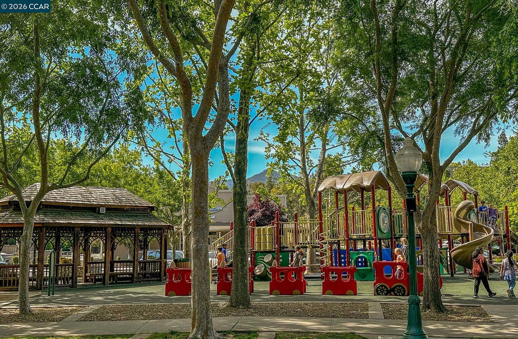 Detail Gallery Image 41 of 46 For 406 Mt Sequoia Ct, Clayton,  CA 94517 - 3 Beds | 2 Baths