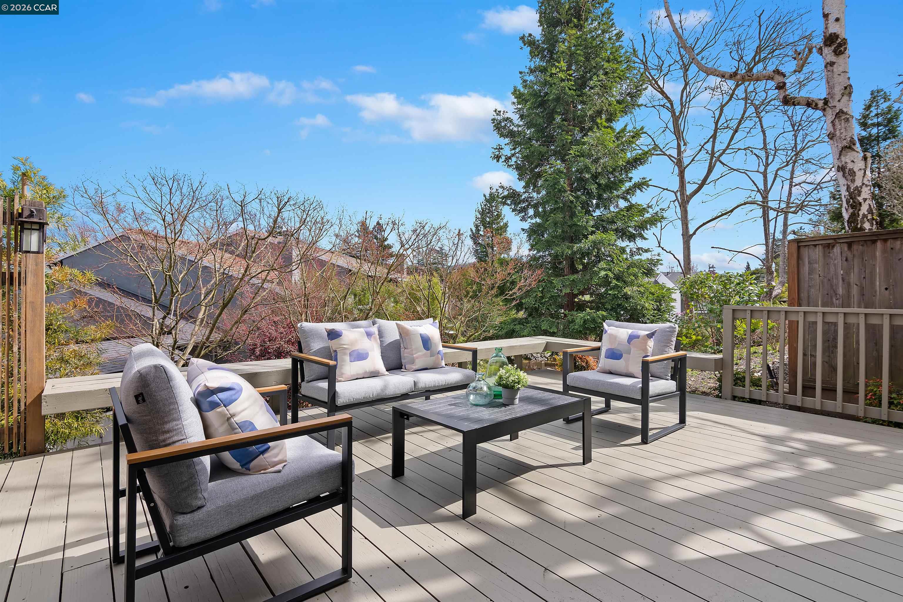 Detail Gallery Image 25 of 30 For 7 Doral Dr, Moraga,  CA 94556 - 2 Beds | 2/1 Baths