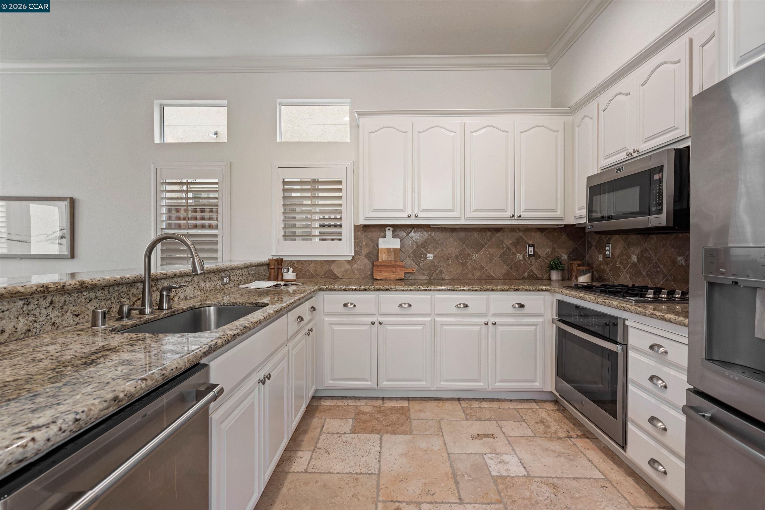 Detail Gallery Image 12 of 60 For 527 Gabriel Ct, Walnut Creek,  CA 94597 - 4 Beds | 2/1 Baths