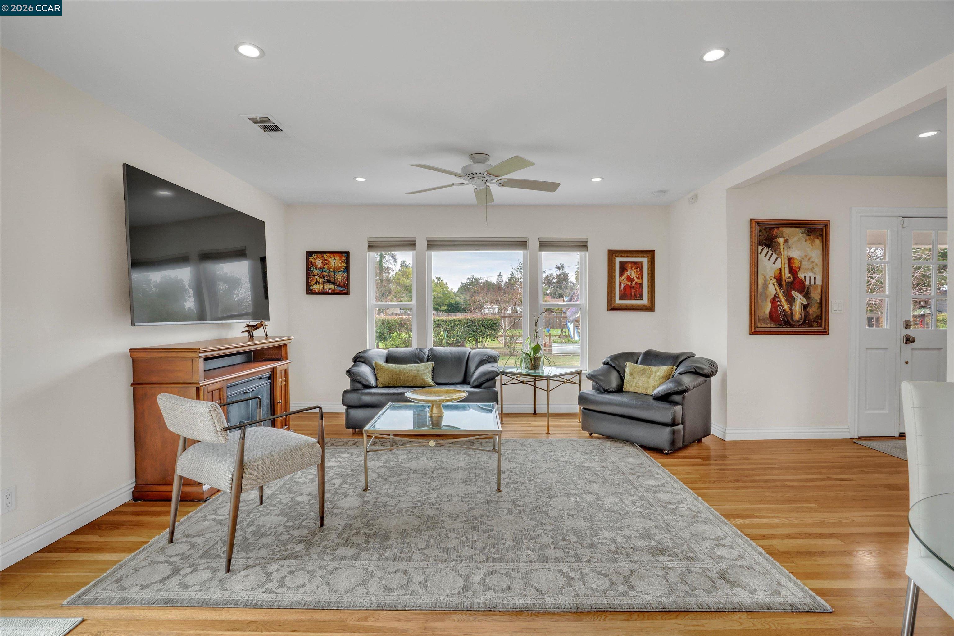 Detail Gallery Image 9 of 50 For 1579 Farm Bureau Rd, Concord,  CA 94519 - 4 Beds | 3 Baths