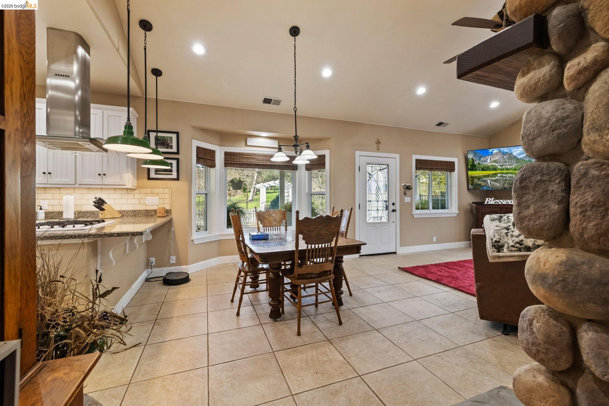Detail Gallery Image 11 of 60 For 10177 Pulpit Rock Road, Jamestown,  CA 95327 - 2 Beds | 2 Baths