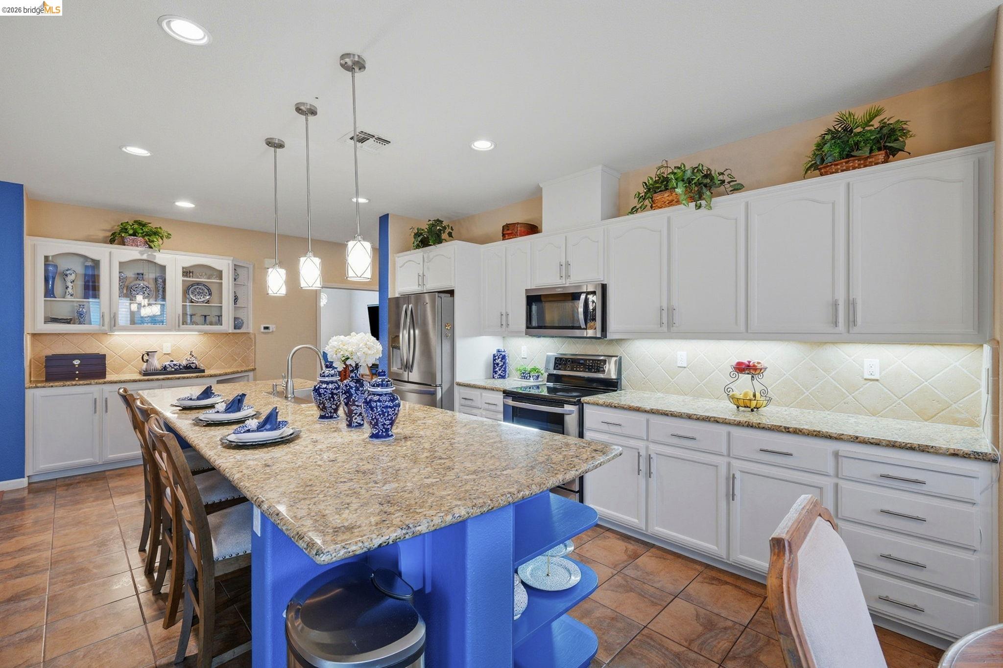 518 American Falls Dr, Rio Vista, CA, 94571