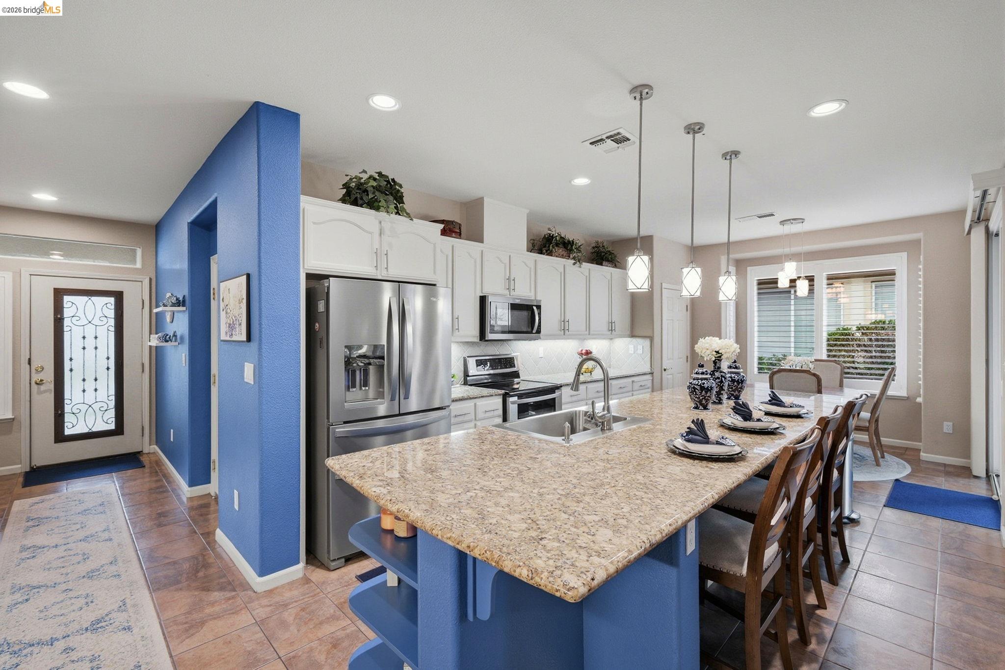 518 American Falls Dr, Rio Vista, CA, 94571
