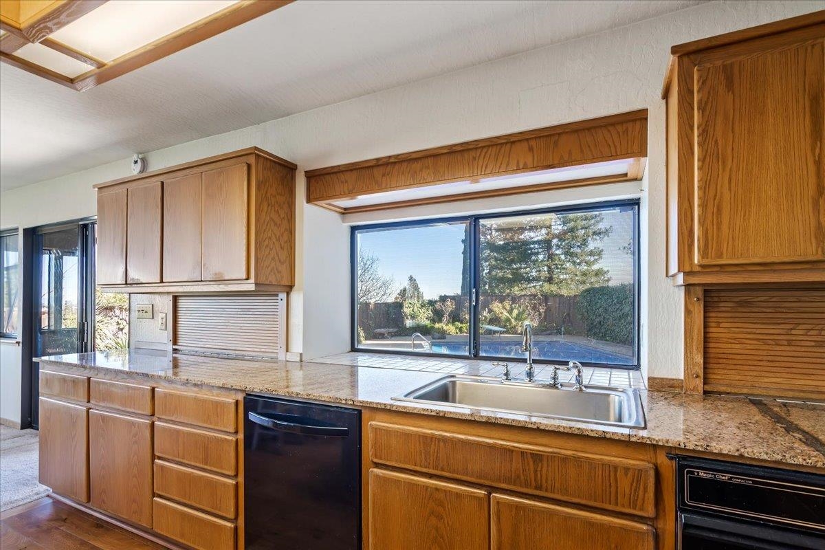 Detail Gallery Image 5 of 20 For 224 Cobblestone Dr, Antioch,  CA 94509 - 4 Beds | 3 Baths