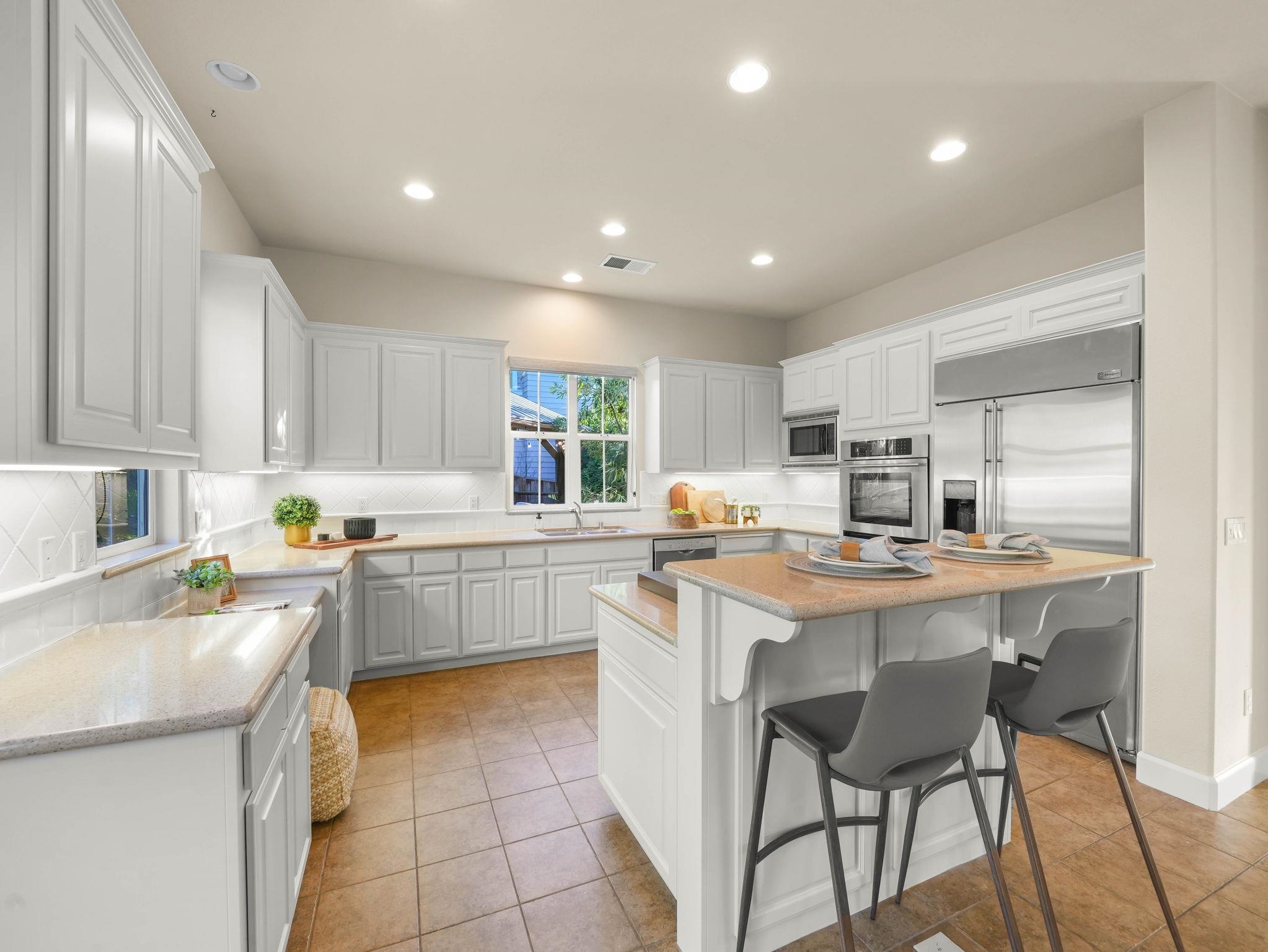 Detail Gallery Image 10 of 51 For 4040 Davenport Ln, Concord,  CA 94518 - 5 Beds | 3/1 Baths